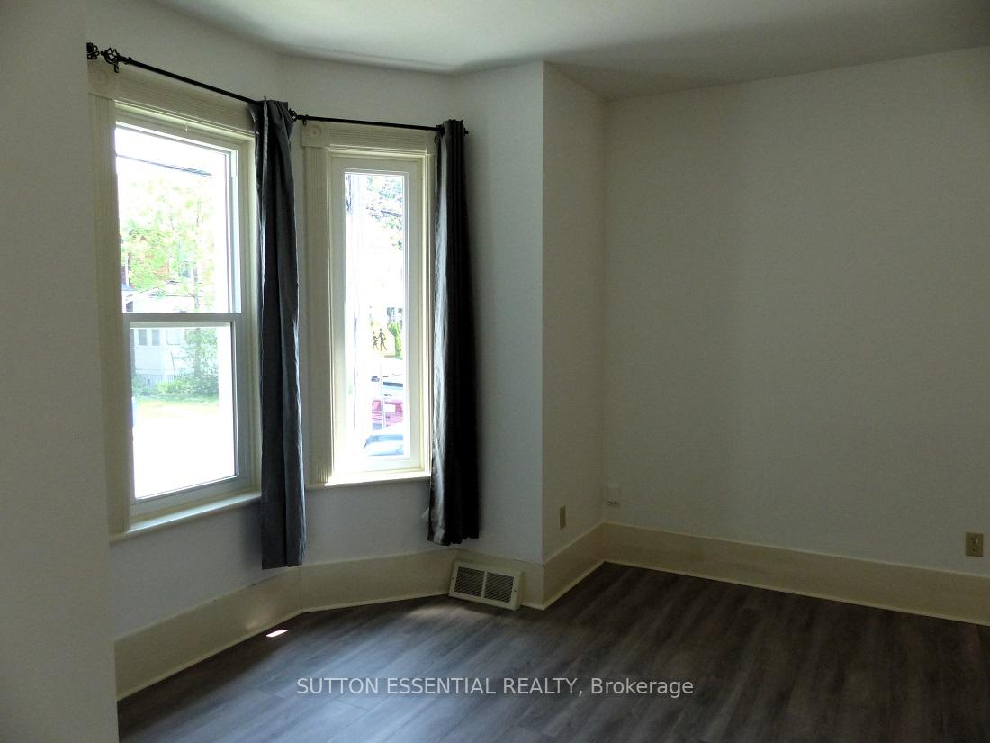 Photo 7 of 42 McGill Street N, Smiths Falls — HOMEH