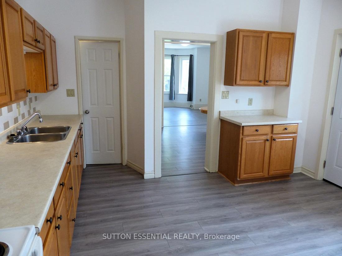 Photo 12 of 42 McGill Street N, Smiths Falls — HOMEH