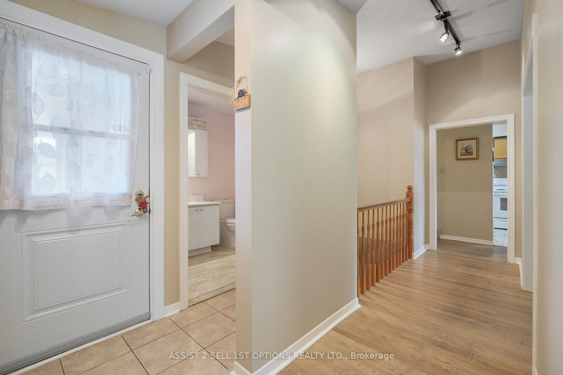 Photo 2 of 24 Barnes Crescent, Ottawa, Leslie Park — HOMEH