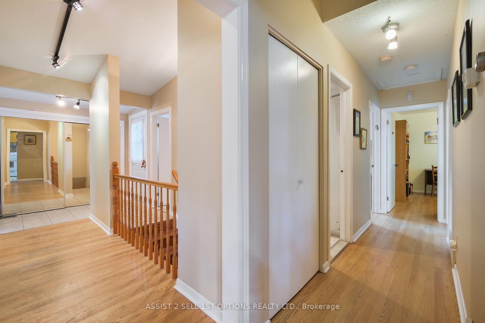 Photo 3 of 24 Barnes Crescent, Ottawa, Leslie Park — HOMEH