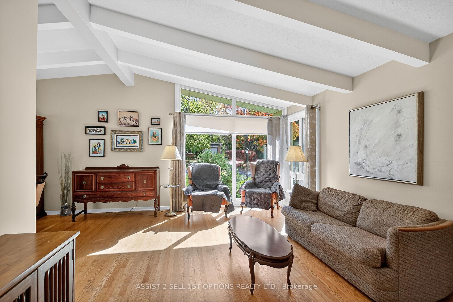 Photo 4 of 24 Barnes Crescent, Ottawa, Leslie Park — HOMEH