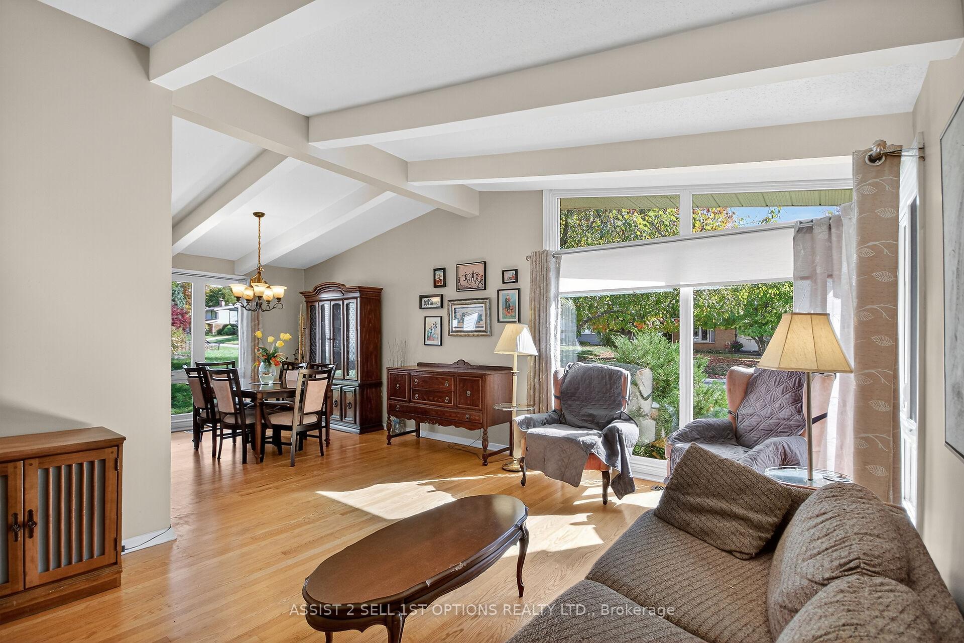 Photo 5 of 24 Barnes Crescent, Ottawa, Leslie Park — HOMEH