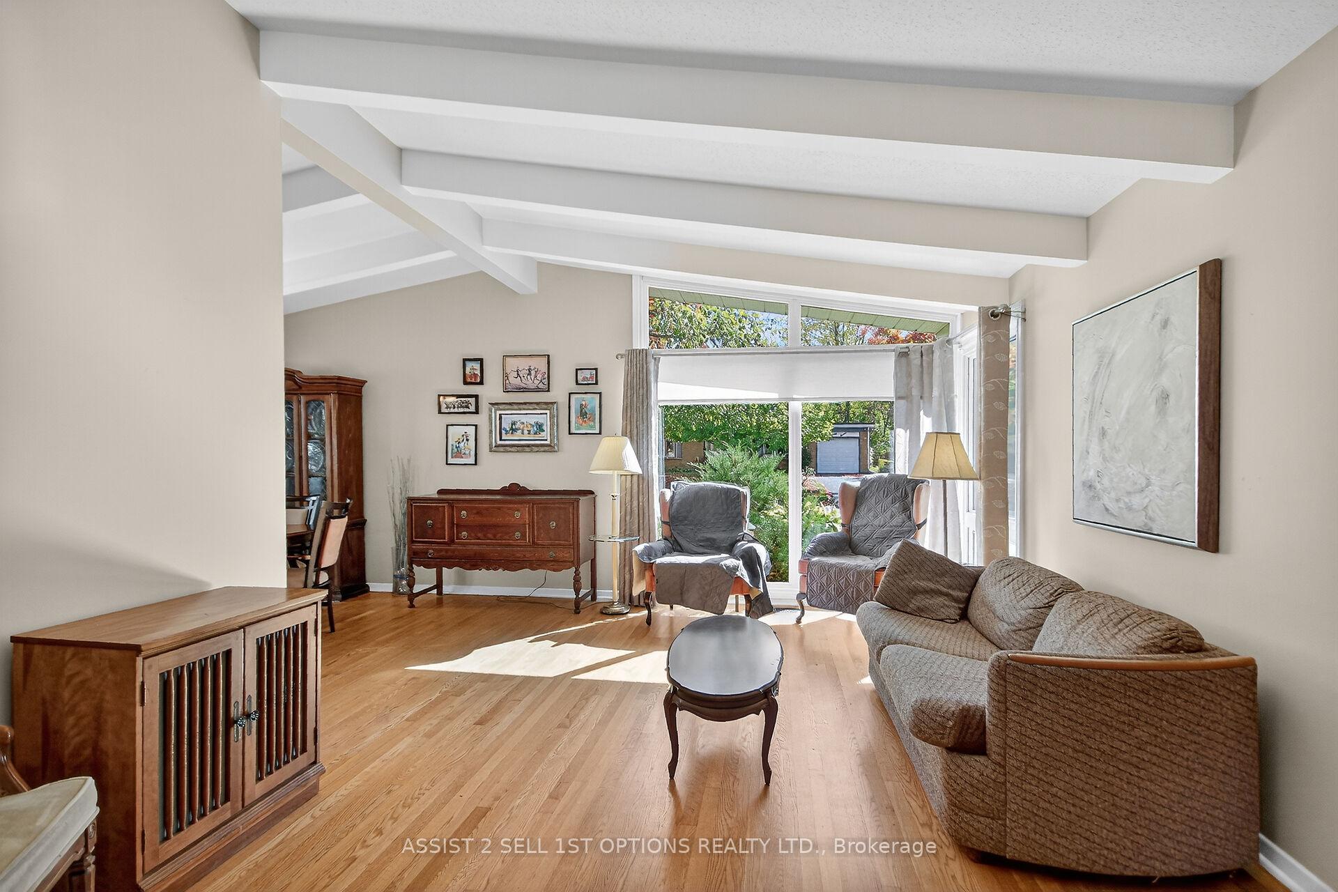 Photo 6 of 24 Barnes Crescent, Ottawa, Leslie Park — HOMEH