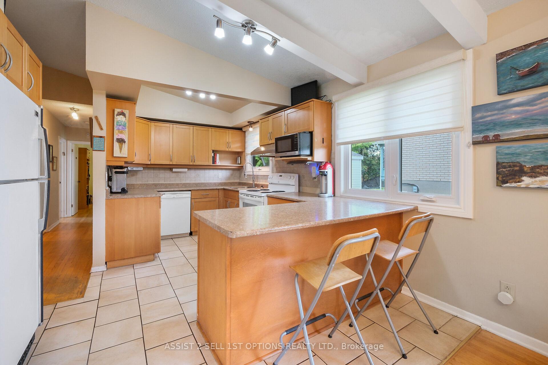Photo 10 of 24 Barnes Crescent, Ottawa, Leslie Park — HOMEH