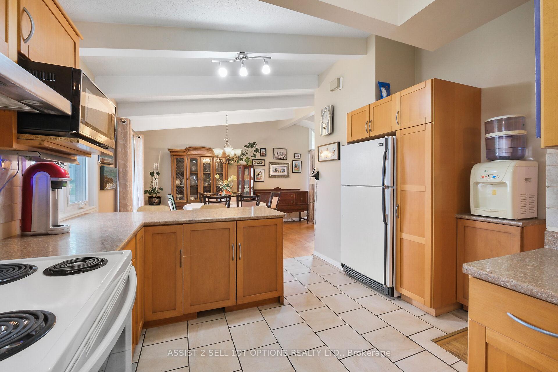Photo 12 of 24 Barnes Crescent, Ottawa, Leslie Park — HOMEH