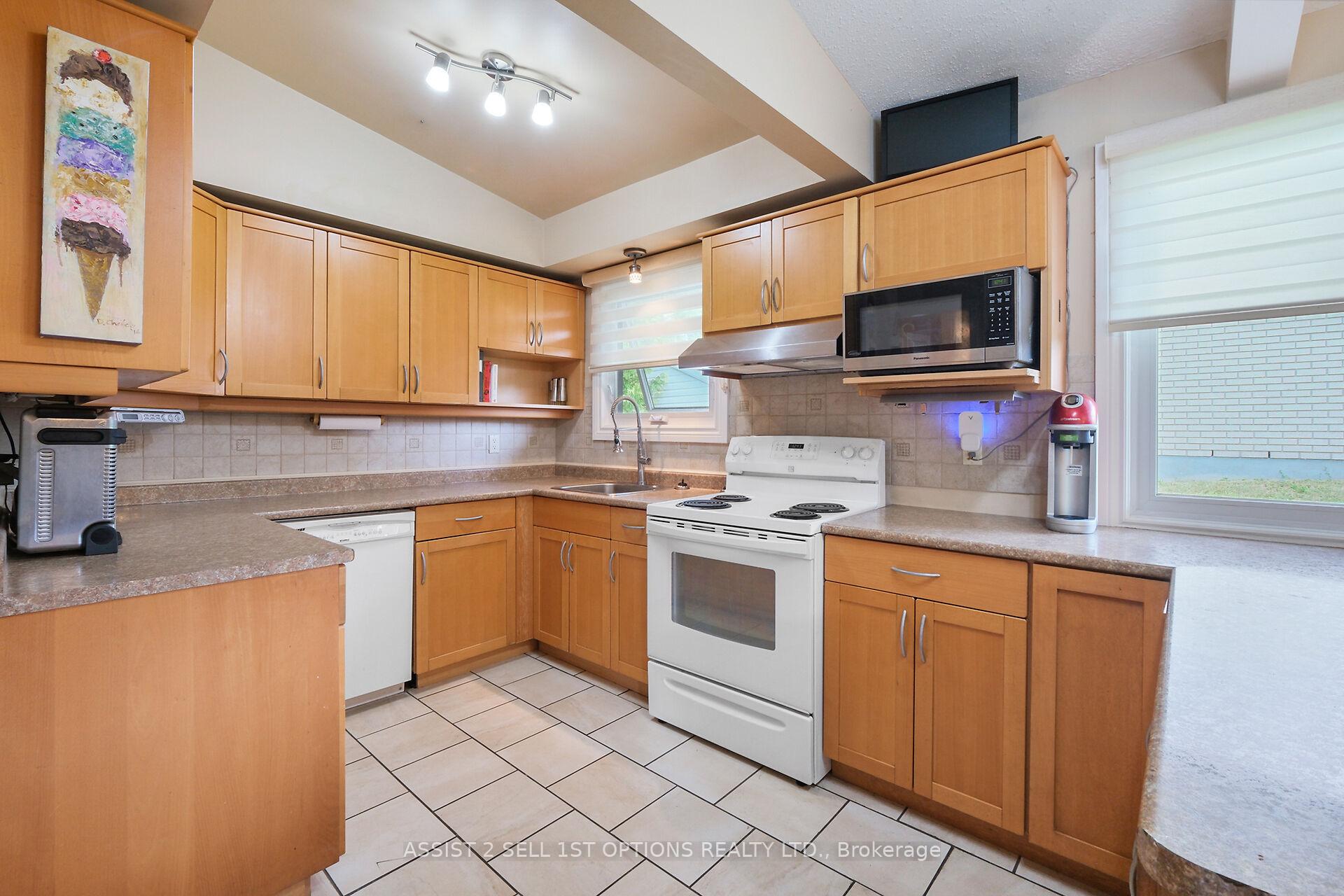 Photo 15 of 24 Barnes Crescent, Ottawa, Leslie Park — HOMEH