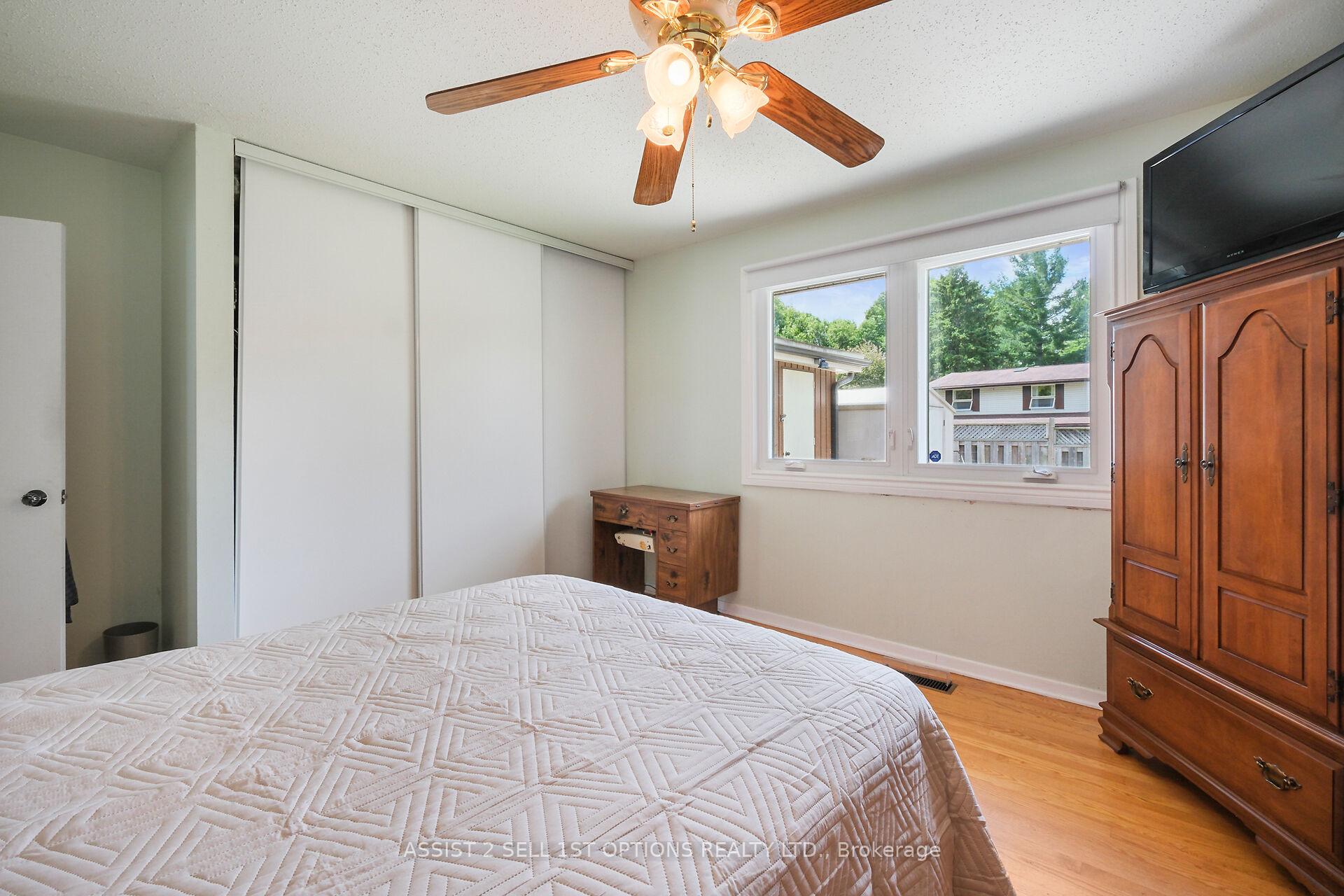 Photo 19 of 24 Barnes Crescent, Ottawa, Leslie Park — HOMEH