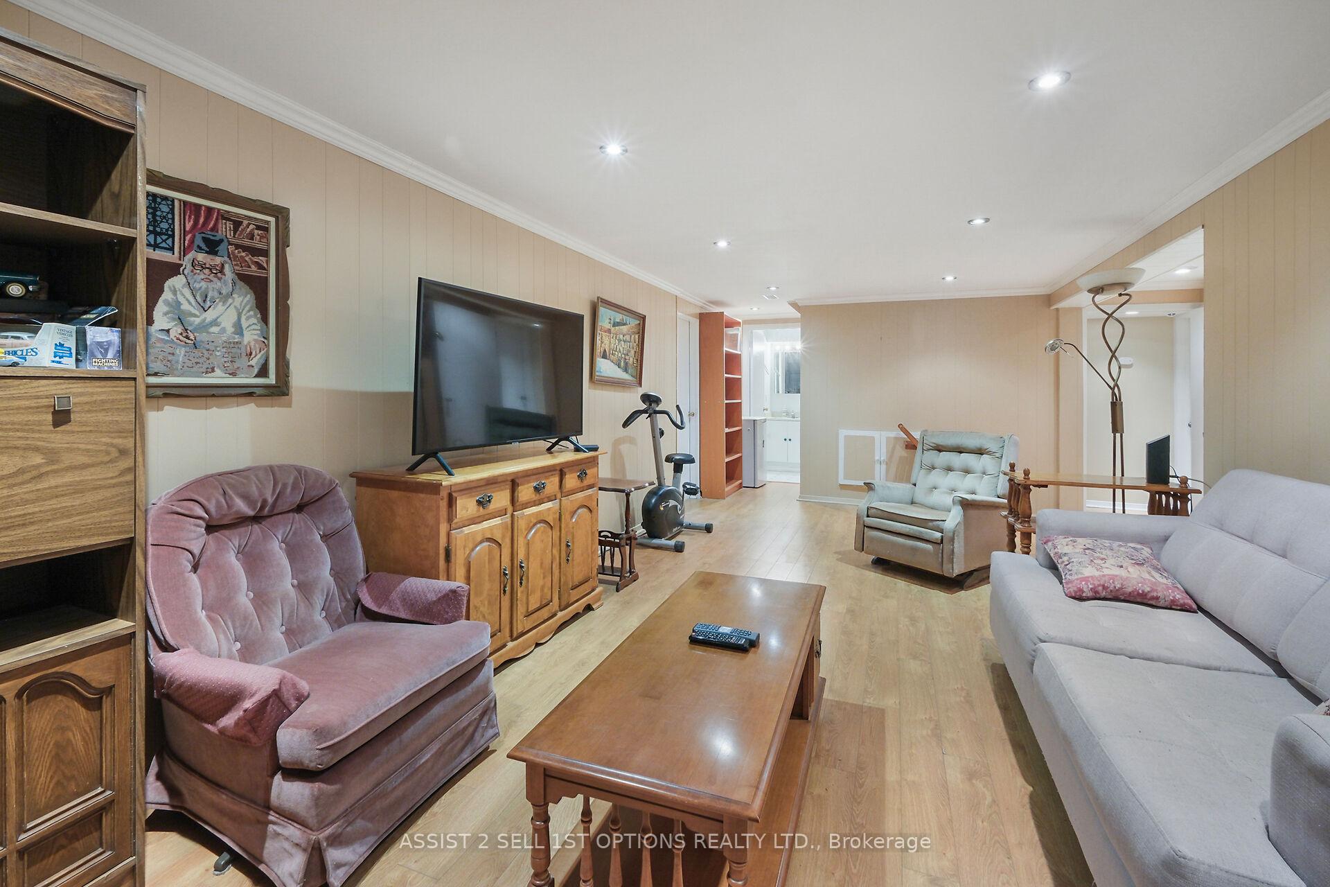 Photo 21 of 24 Barnes Crescent, Ottawa, Leslie Park — HOMEH