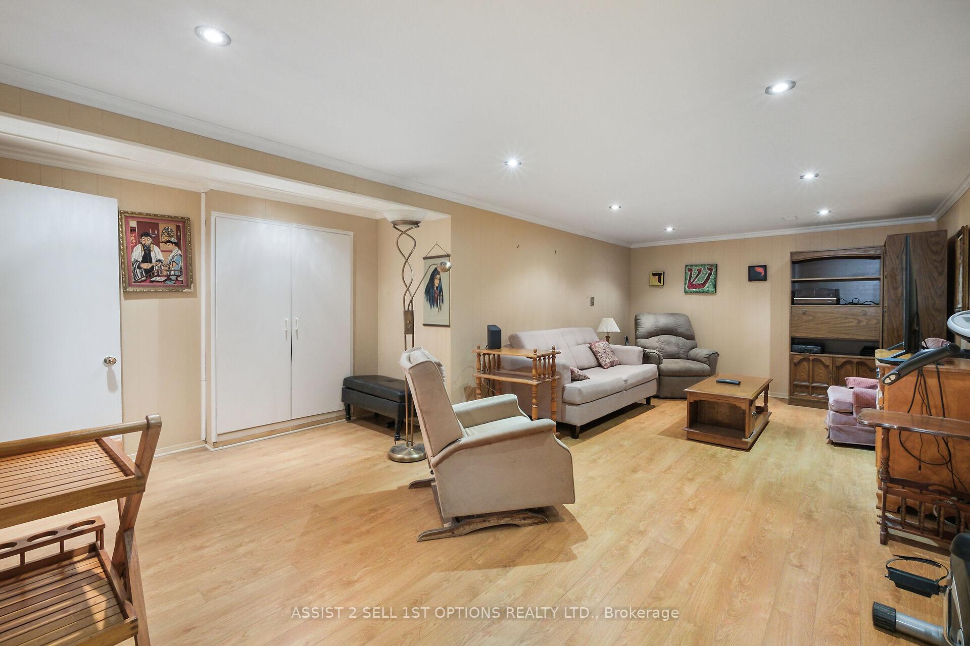 Photo 22 of 24 Barnes Crescent, Ottawa, Leslie Park — HOMEH