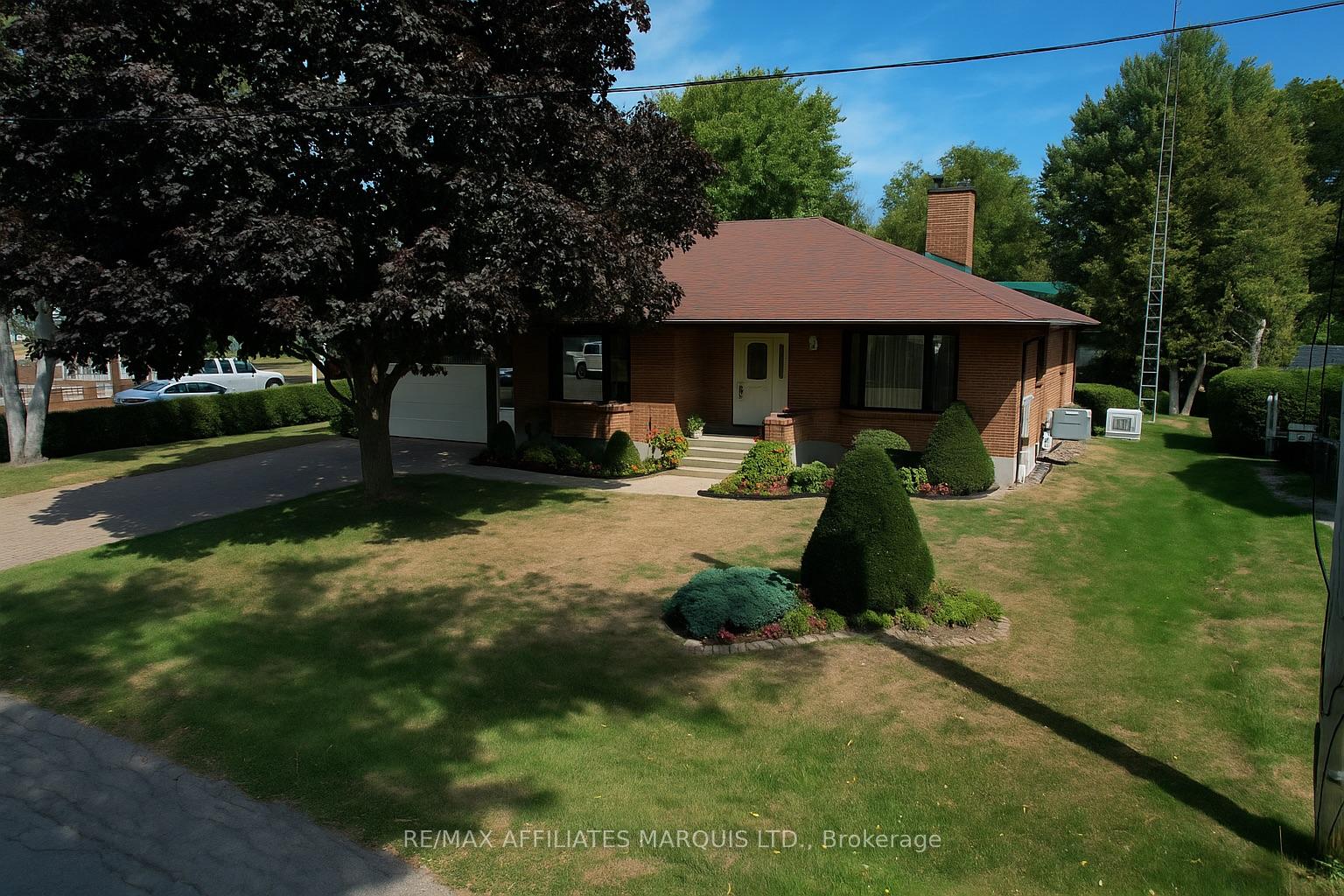 Photo 1 of 5701 Cherry Street, South Dundas, South Dundas (Williamsburgh) Twp — HOMEH