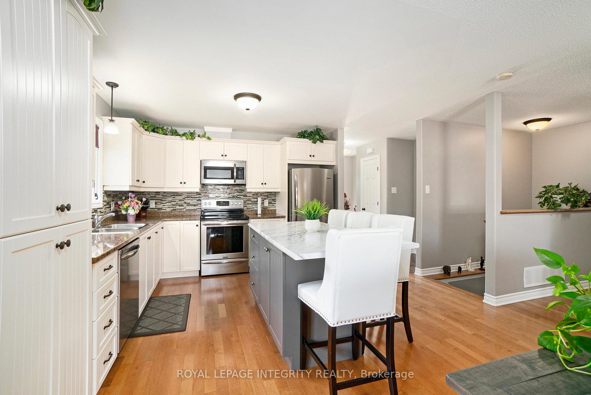 Photo 7 of 44 Lee Avenue, Smiths Falls — HOMEH