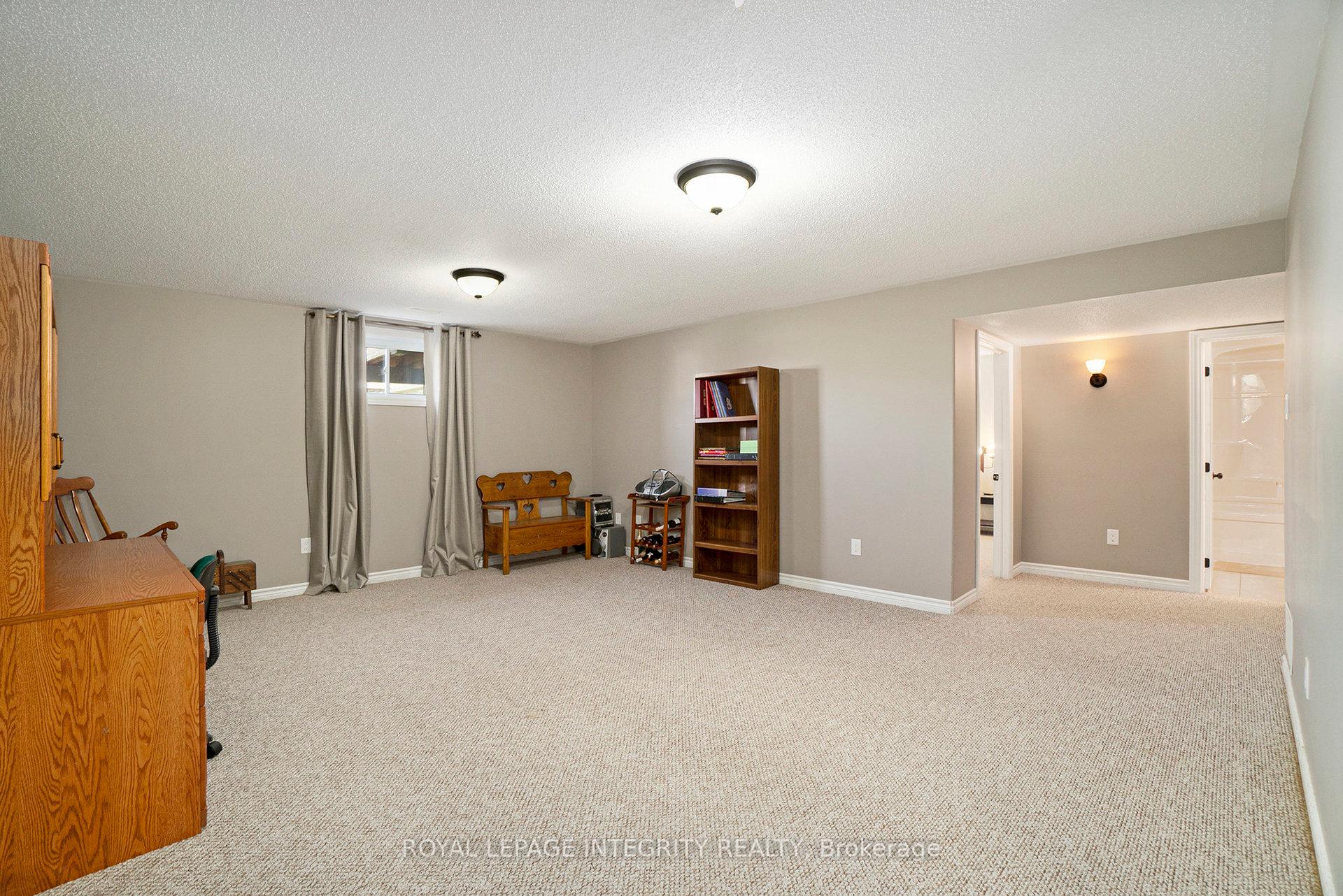 Photo 21 of 44 Lee Avenue, Smiths Falls — HOMEH