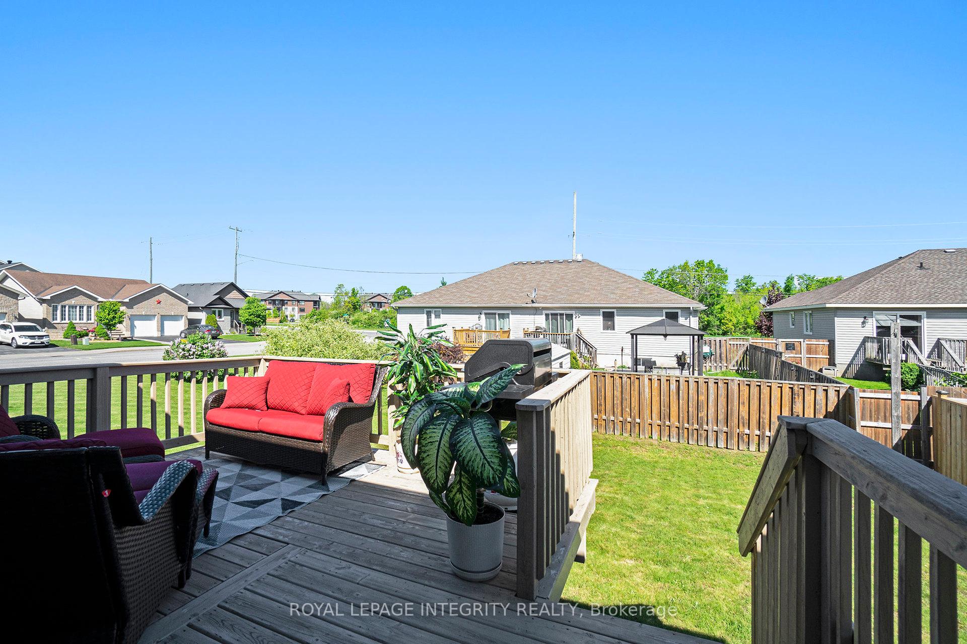 Photo 24 of 44 Lee Avenue, Smiths Falls — HOMEH