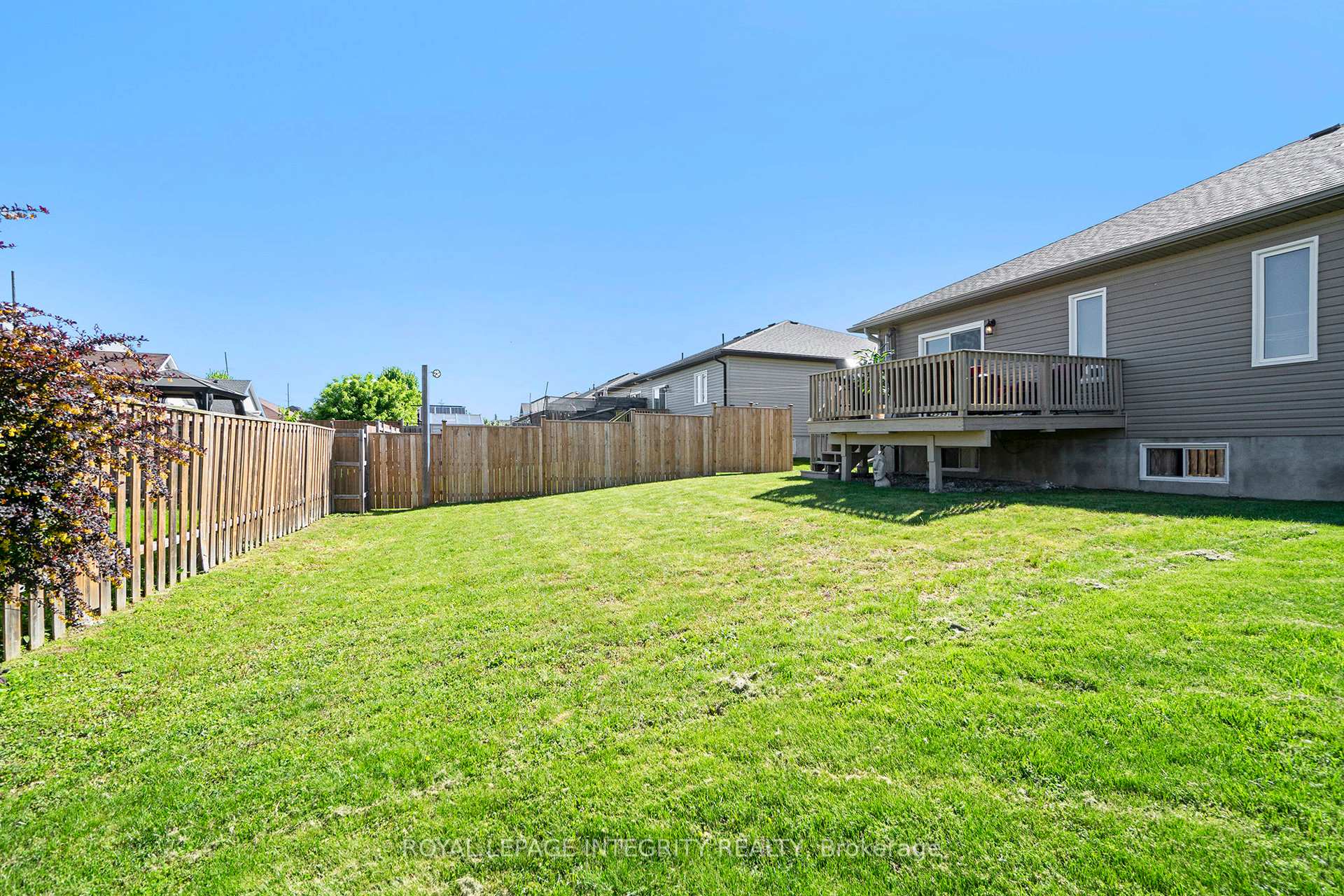 Photo 25 of 44 Lee Avenue, Smiths Falls — HOMEH