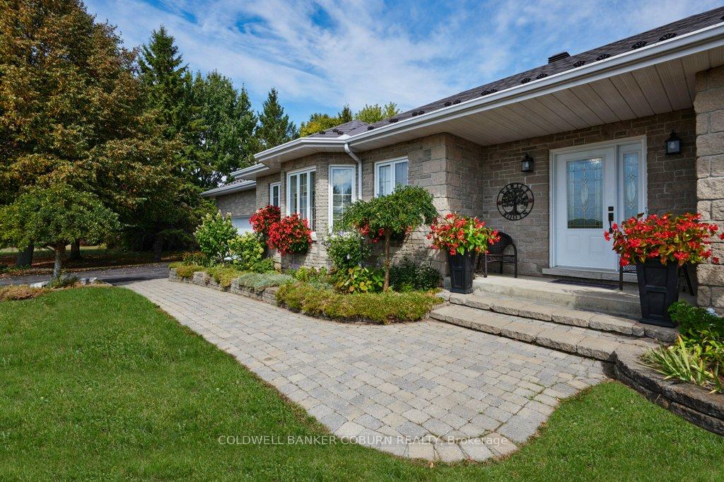 Photo 2 of 11229 Lakeshore Drive, South Dundas, South Dundas (Matilda) Twp — HOMEH