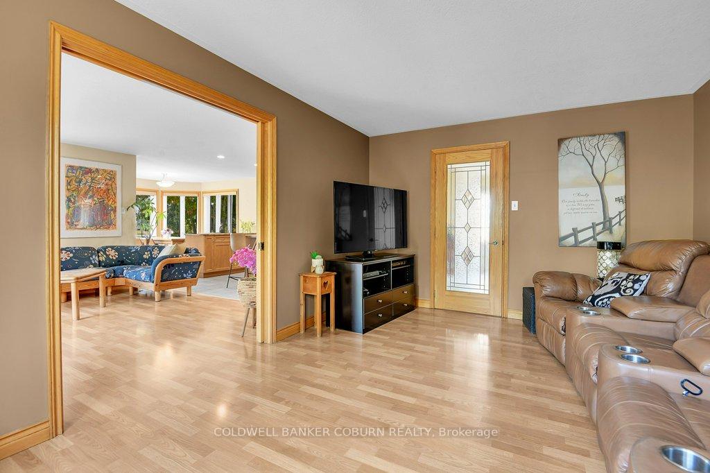 Photo 6 of 11229 Lakeshore Drive, South Dundas, South Dundas (Matilda) Twp — HOMEH