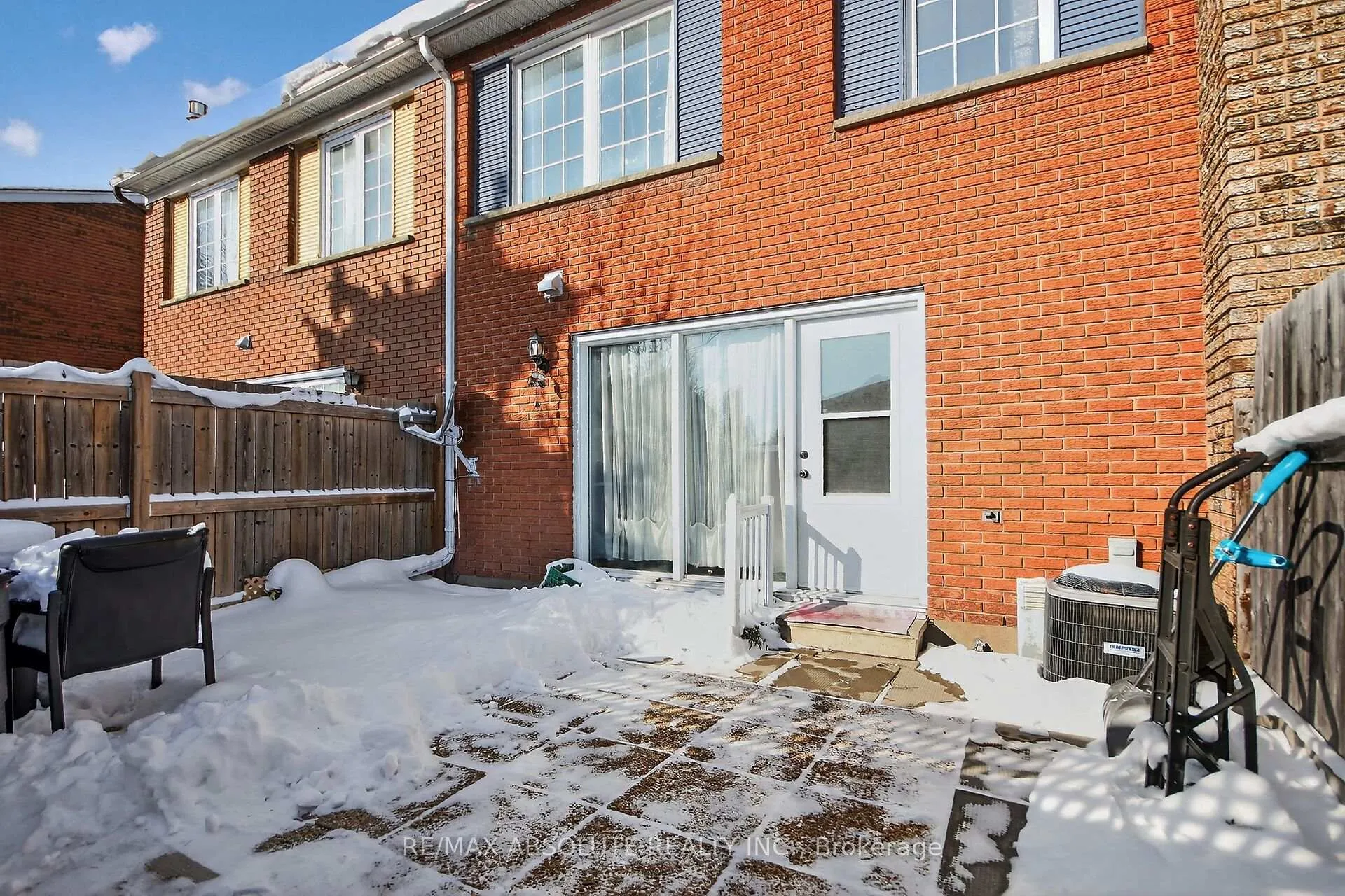 Photo 2 of 2628 Baseline Road, Ottawa, Leslie Park — HOMEH