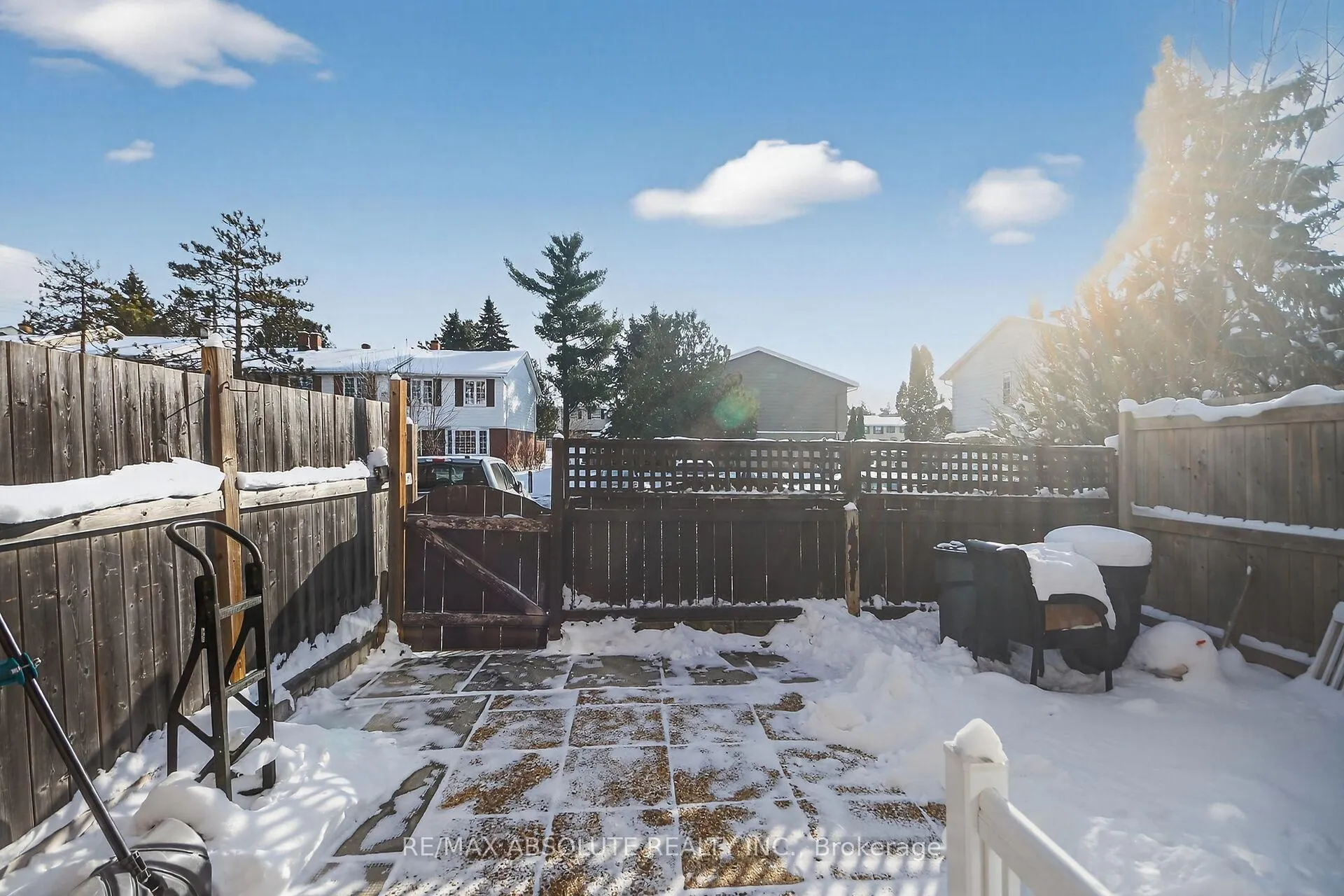 Photo 3 of 2628 Baseline Road, Ottawa, Leslie Park — HOMEH