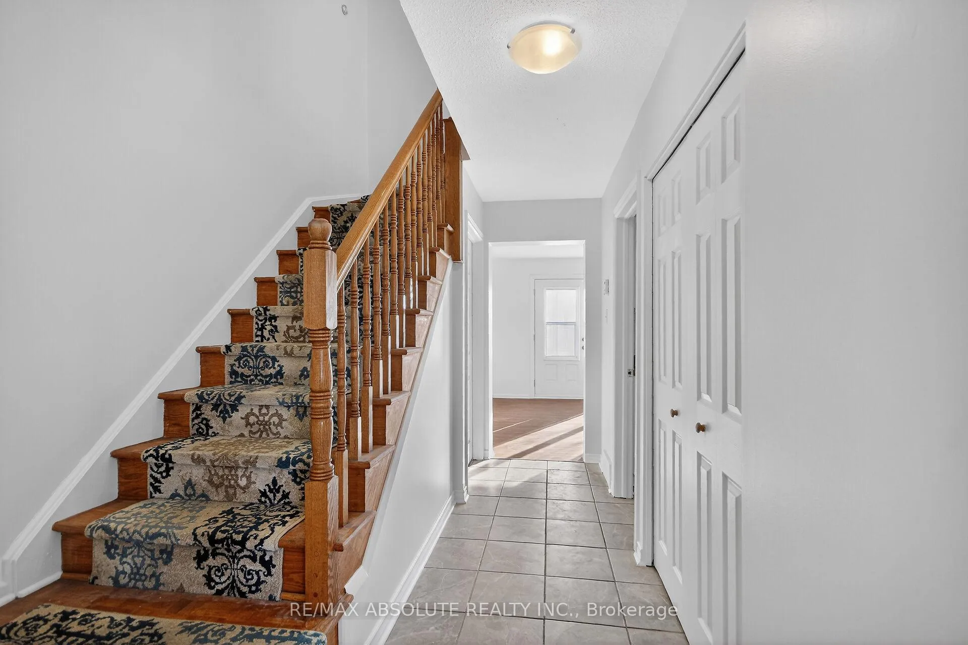 Photo 8 of 2628 Baseline Road, Ottawa, Leslie Park — HOMEH