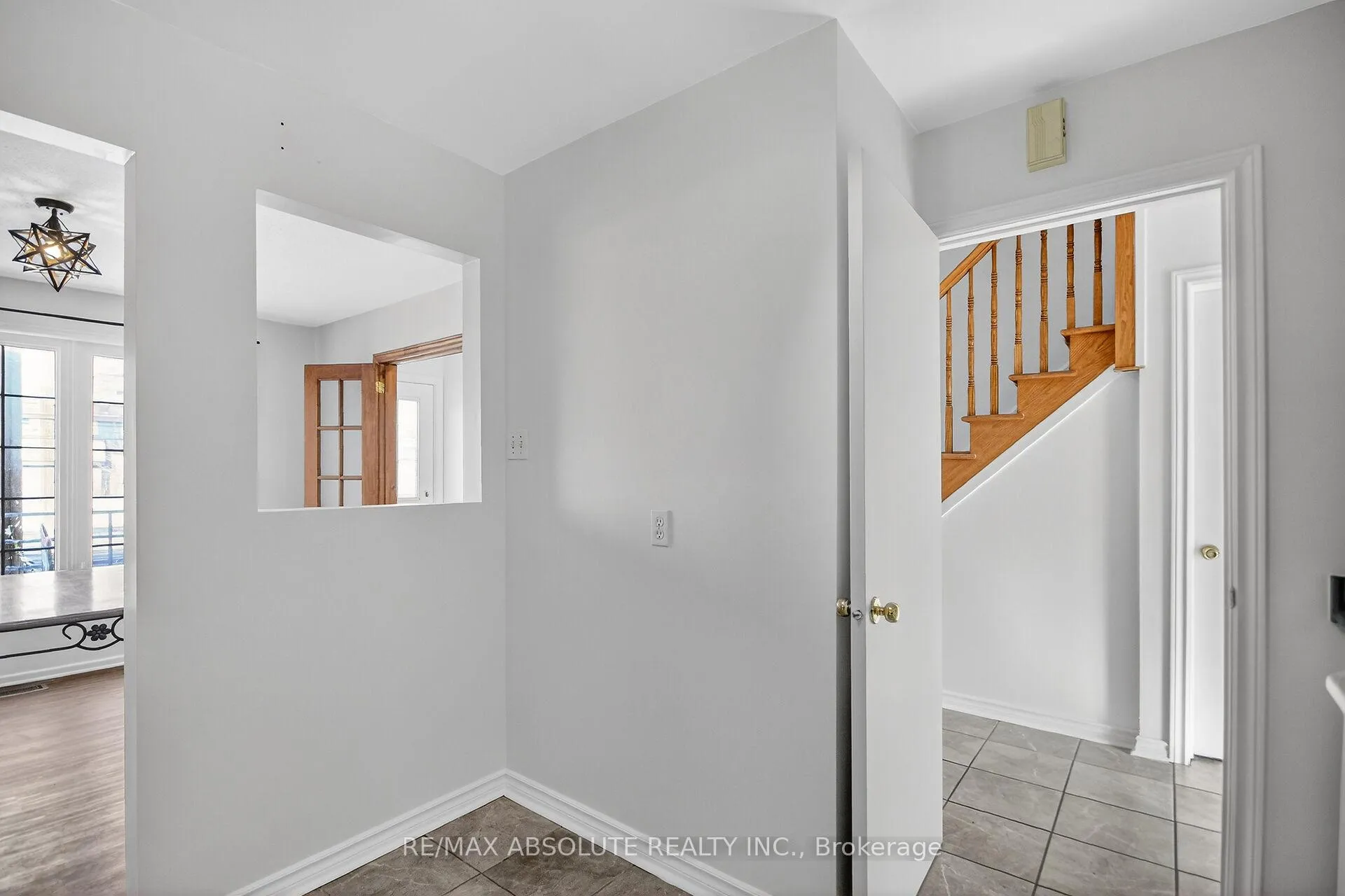 Photo 12 of 2628 Baseline Road, Ottawa, Leslie Park — HOMEH