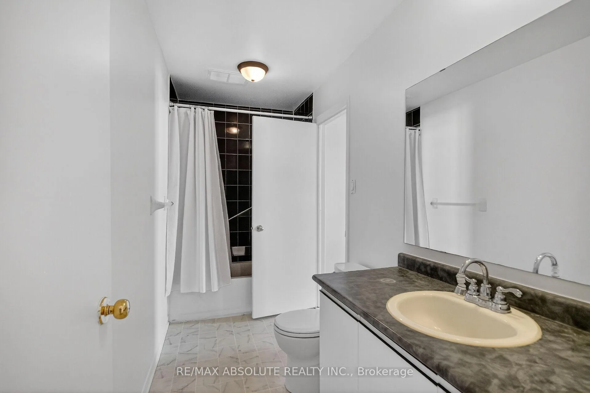 Photo 27 of 2628 Baseline Road, Ottawa, Leslie Park — HOMEH