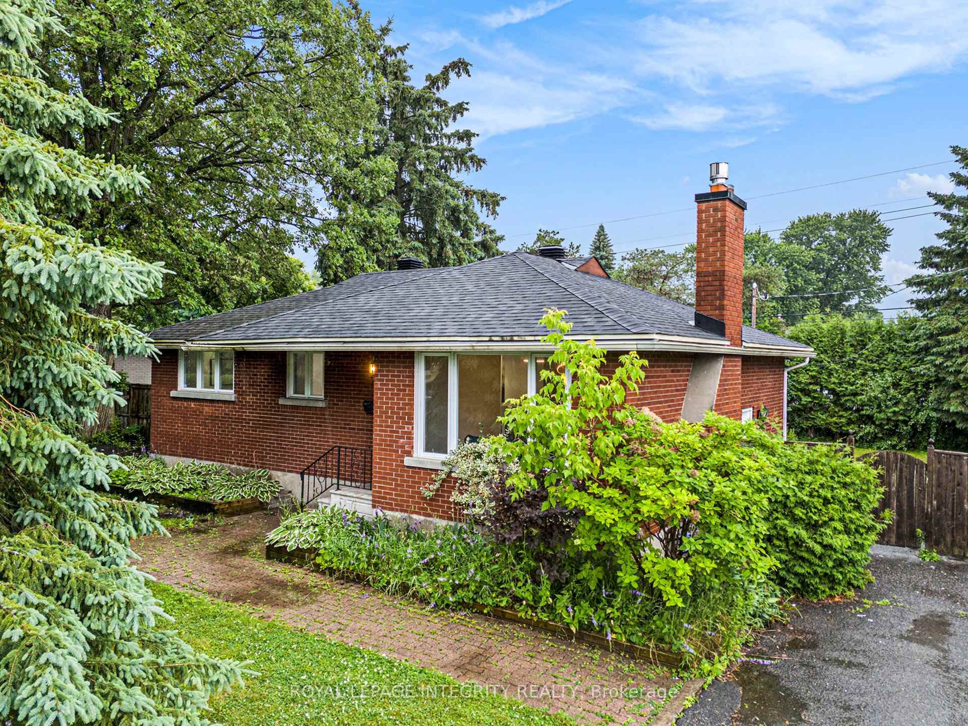 Photo 1 of 20 Newhaven Street, Ottawa, Manordale — HOMEH