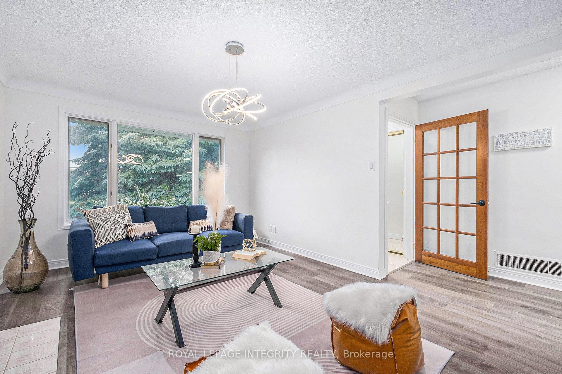Photo 4 of 20 Newhaven Street, Ottawa, Manordale — HOMEH