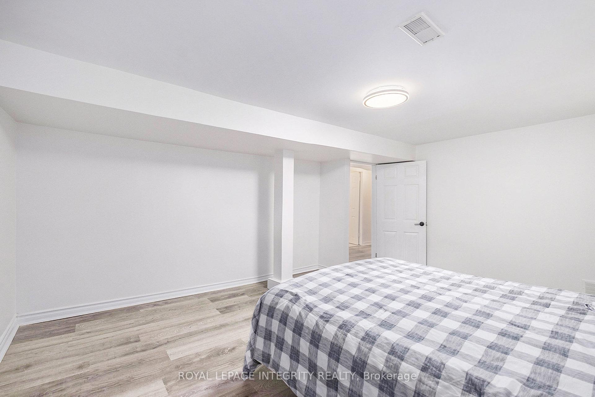 Photo 24 of 20 Newhaven Street, Ottawa, Manordale — HOMEH