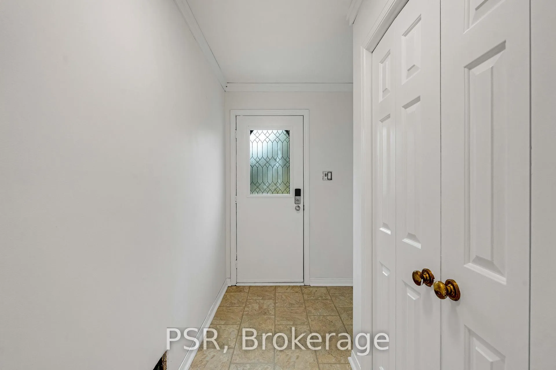Photo 7 of 121 Aldred Drive, Scugog, Rural Scugog — HOMEH