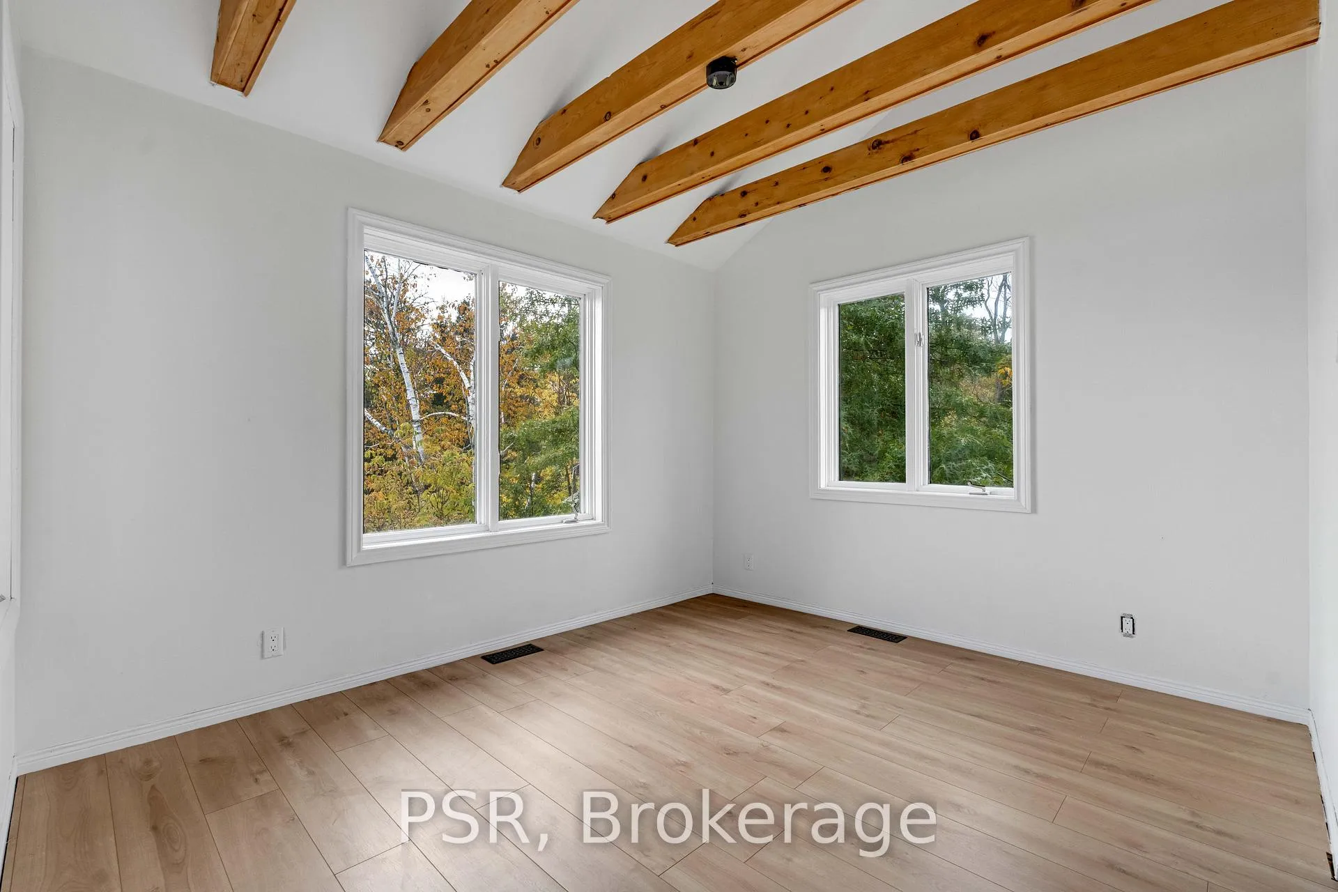 Photo 14 of 121 Aldred Drive, Scugog, Rural Scugog — HOMEH