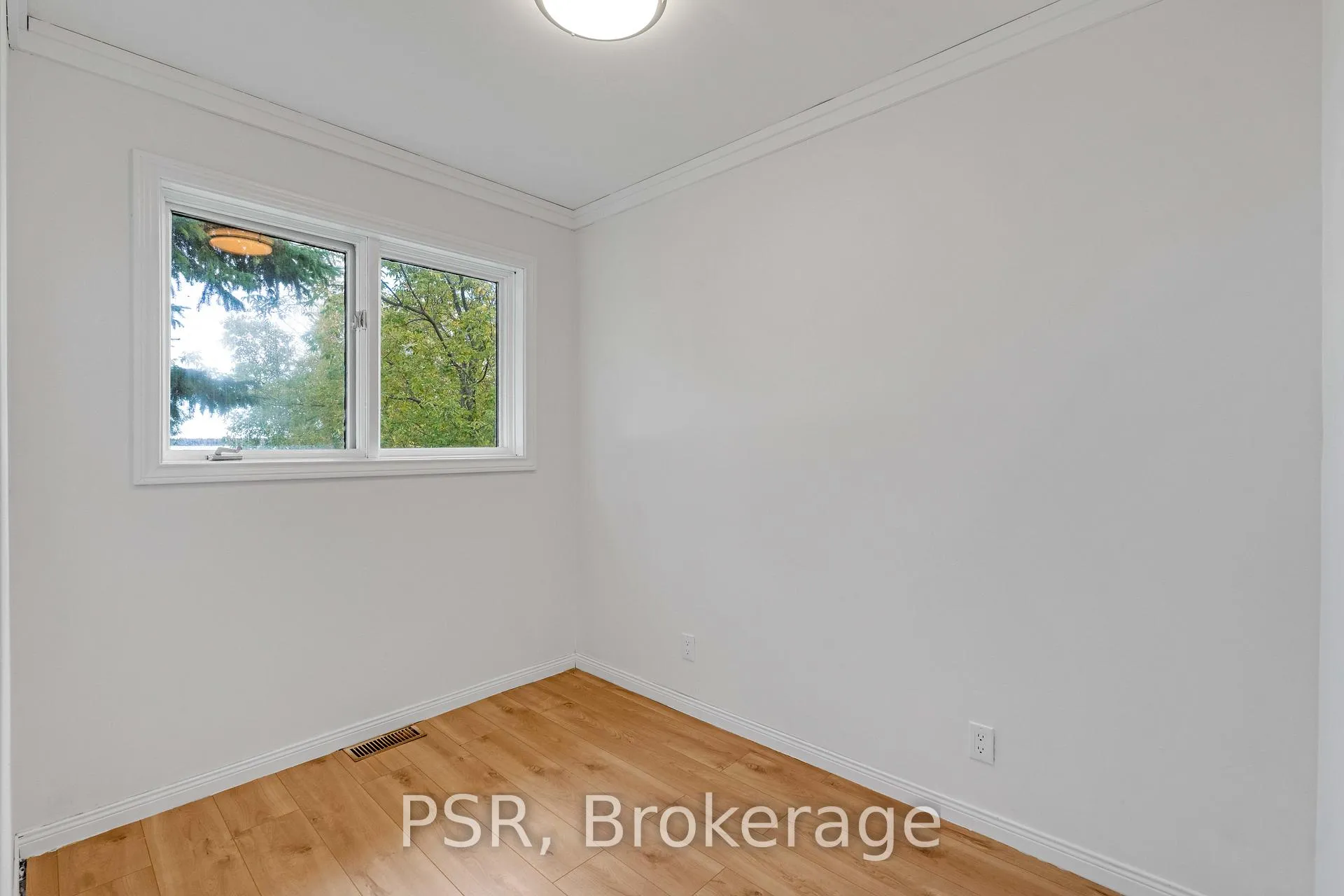 Photo 21 of 121 Aldred Drive, Scugog, Rural Scugog — HOMEH