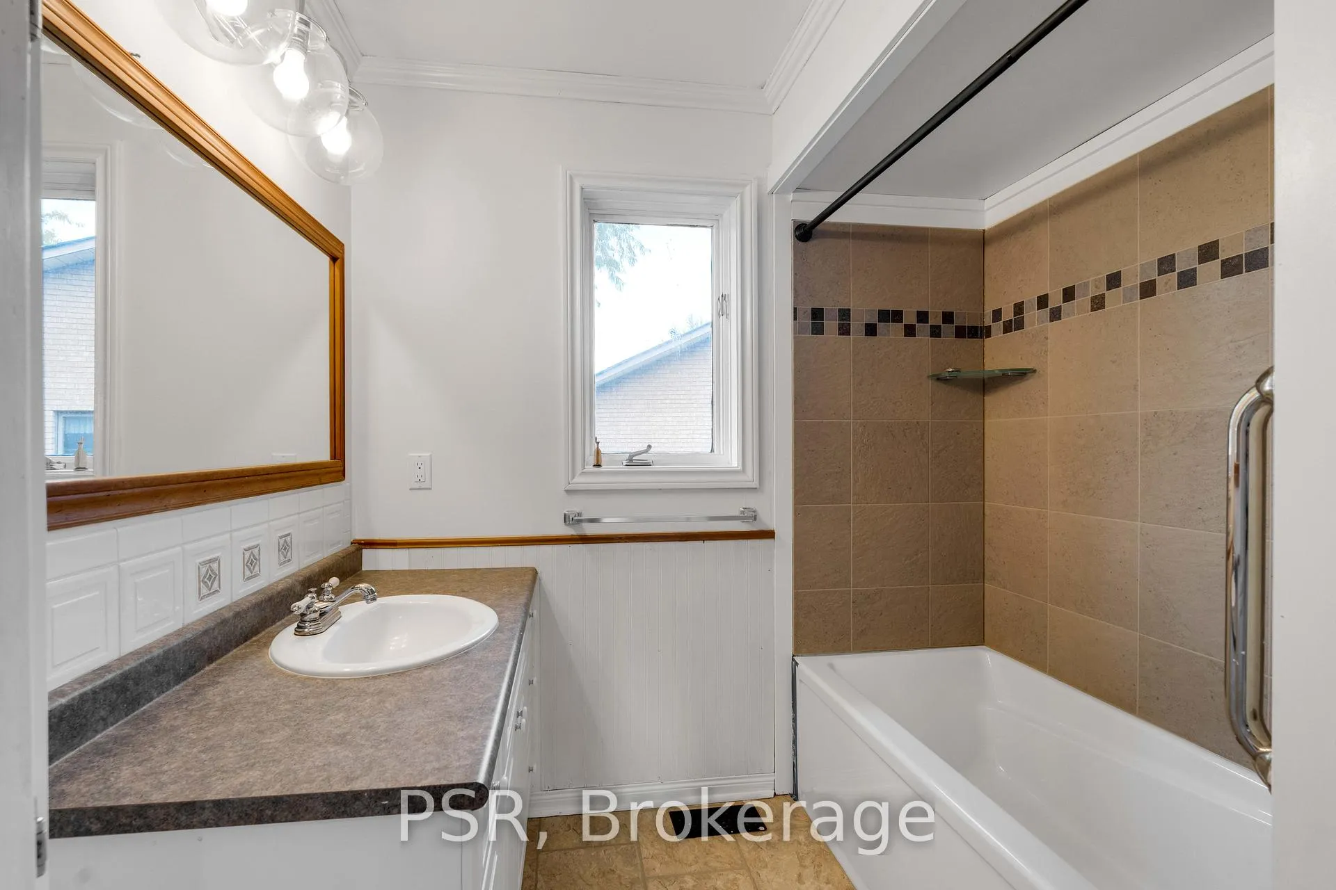 Photo 24 of 121 Aldred Drive, Scugog, Rural Scugog — HOMEH