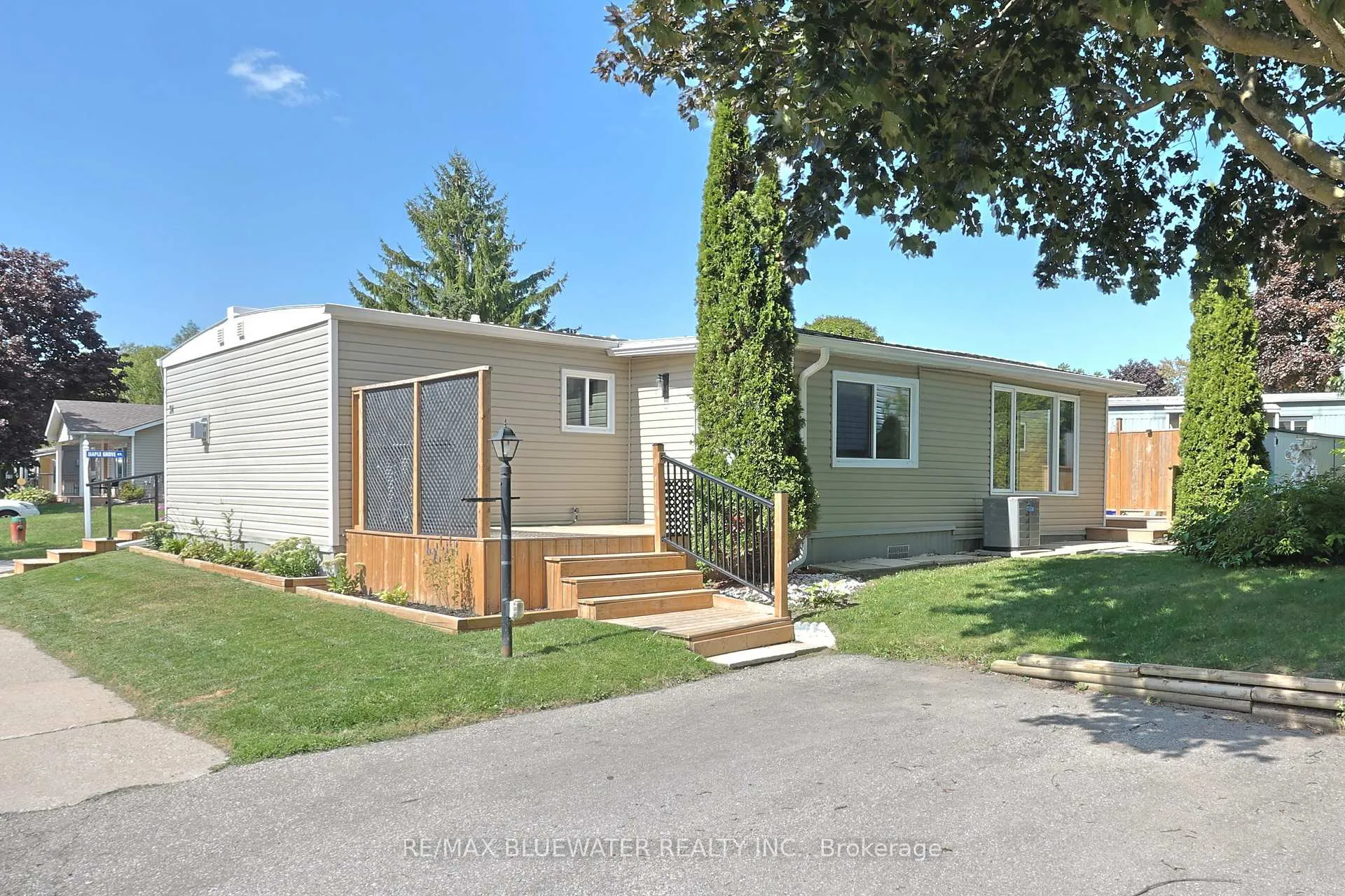 Photo 2 of 34 Pebble Beach Parkway, South Huron, Stephen — HOMEH