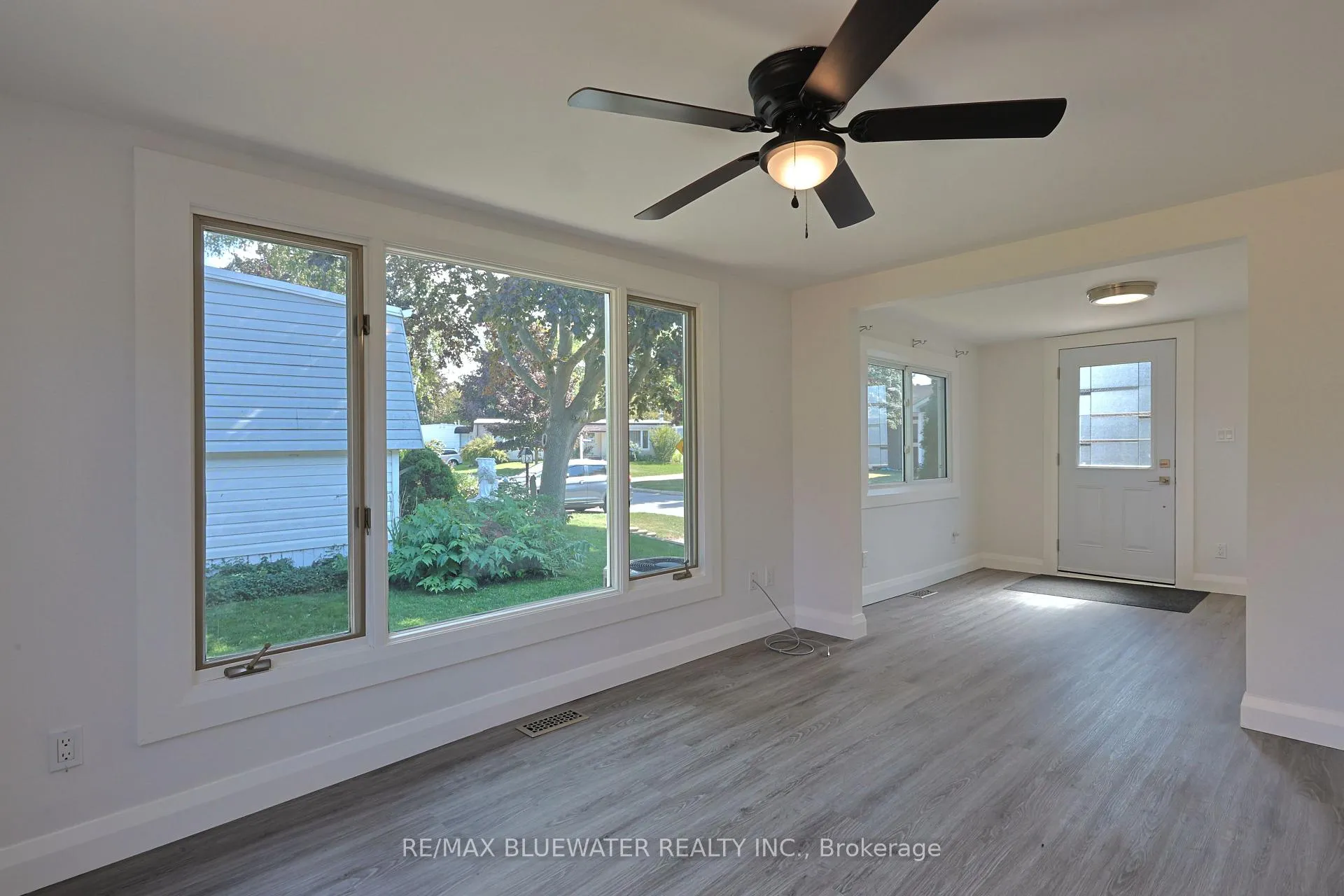 Photo 3 of 34 Pebble Beach Parkway, South Huron, Stephen — HOMEH