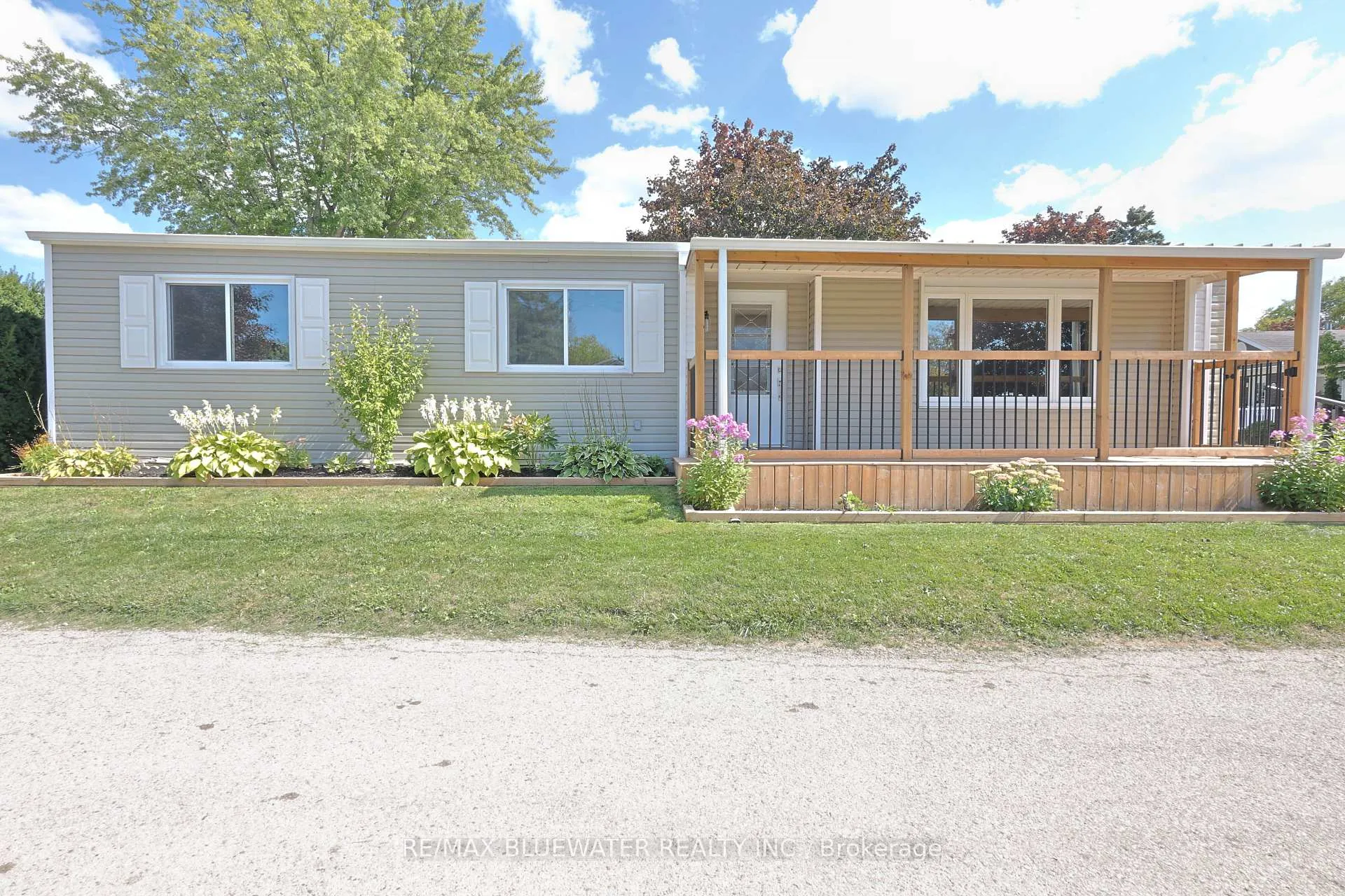 Photo 6 of 34 Pebble Beach Parkway, South Huron, Stephen — HOMEH