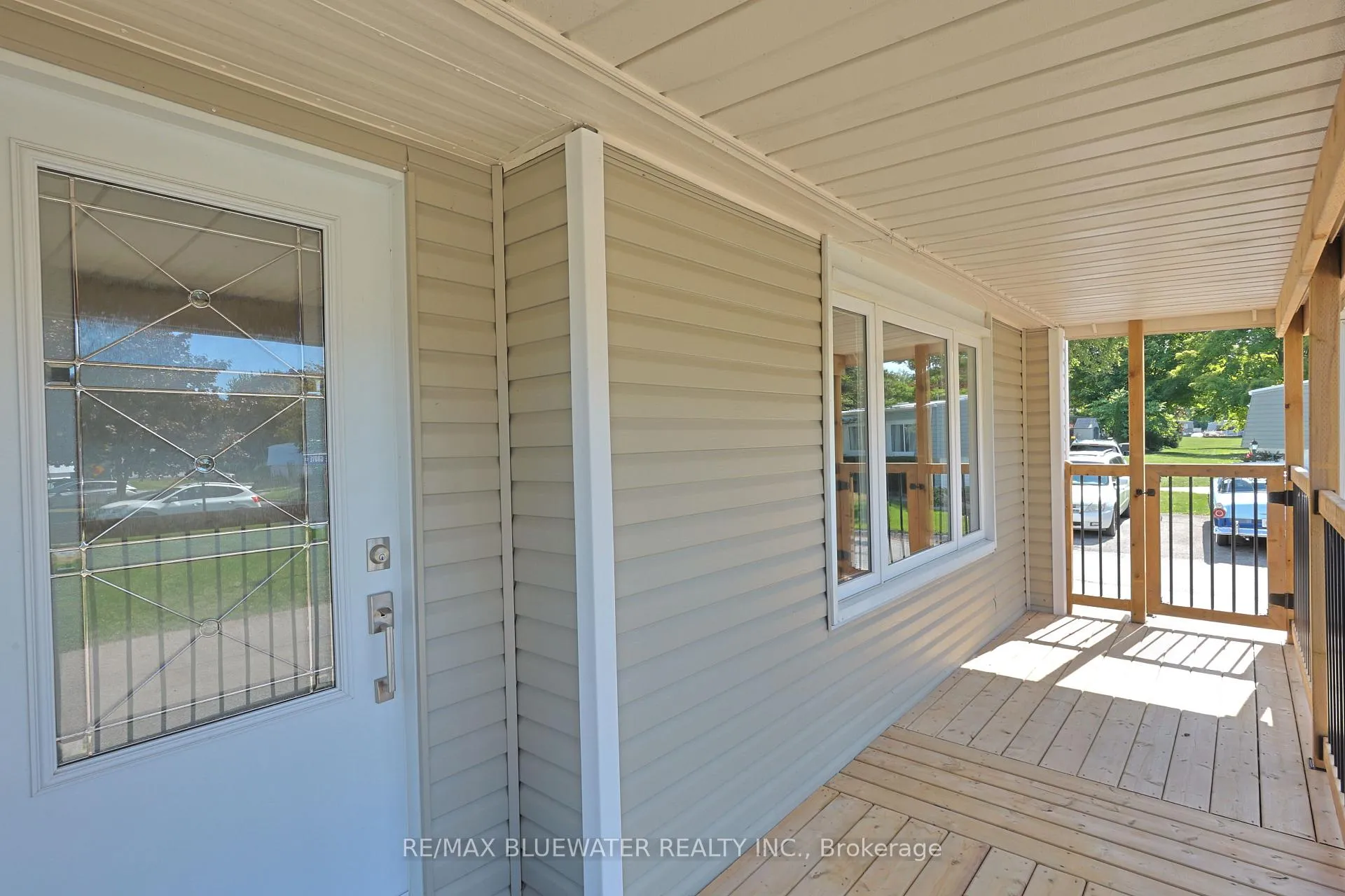 Photo 8 of 34 Pebble Beach Parkway, South Huron, Stephen — HOMEH
