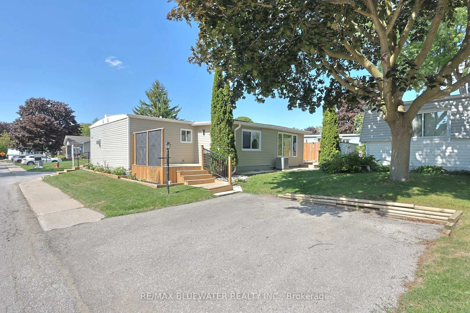 Photo 9 of 34 Pebble Beach Parkway, South Huron, Stephen — HOMEH