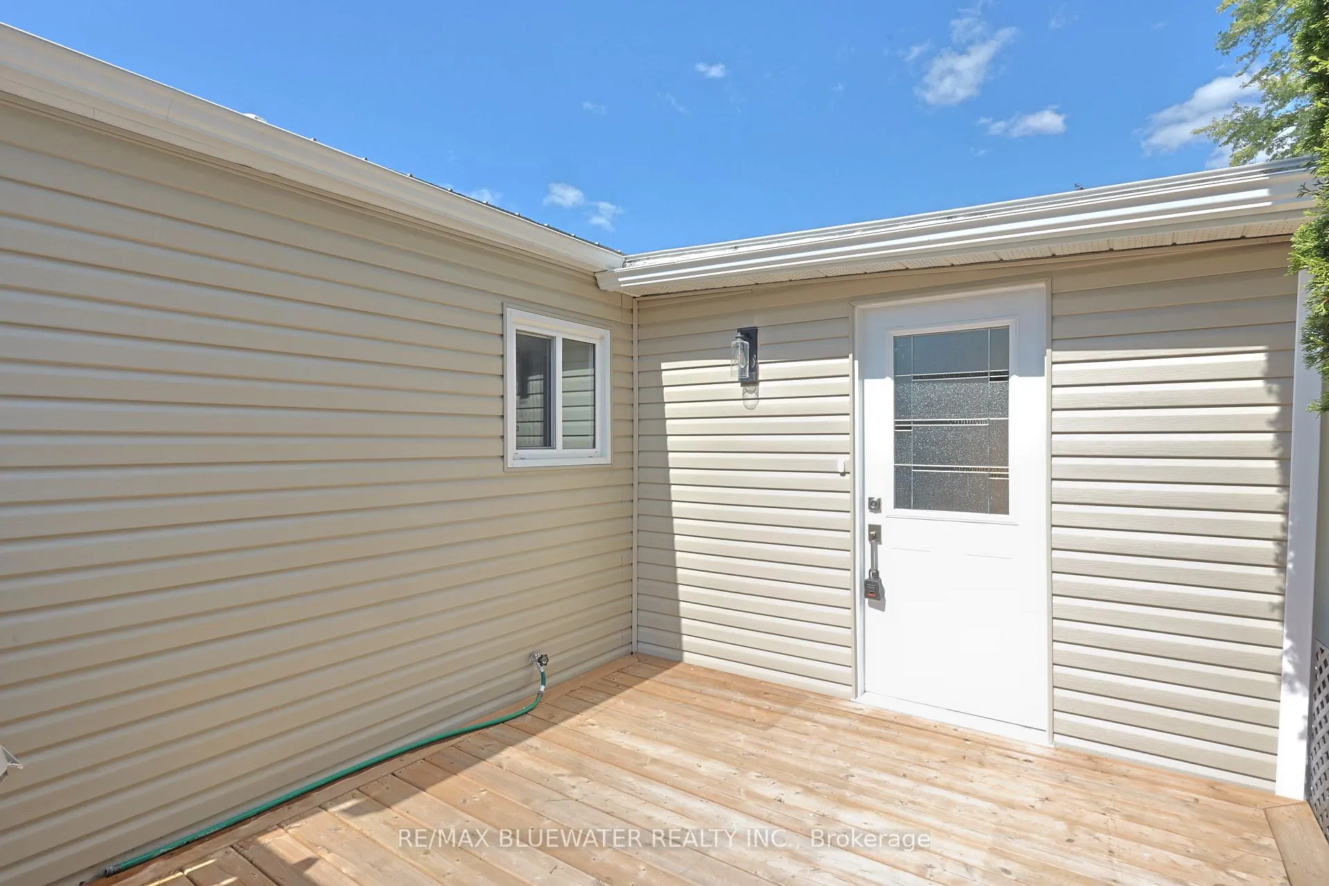 Photo 11 of 34 Pebble Beach Parkway, South Huron, Stephen — HOMEH