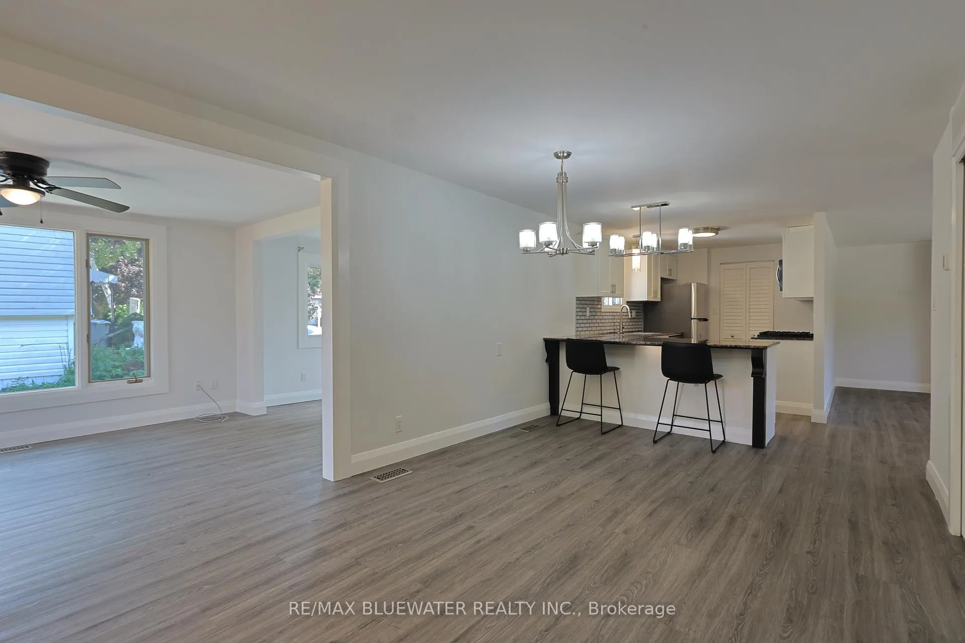 Photo 15 of 34 Pebble Beach Parkway, South Huron, Stephen — HOMEH