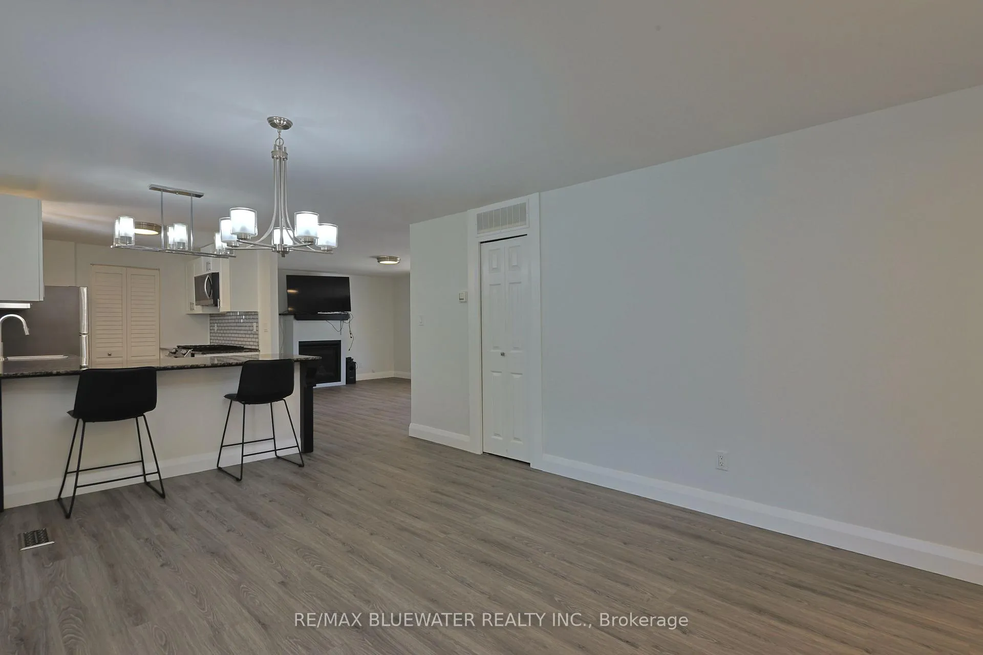 Photo 16 of 34 Pebble Beach Parkway, South Huron, Stephen — HOMEH