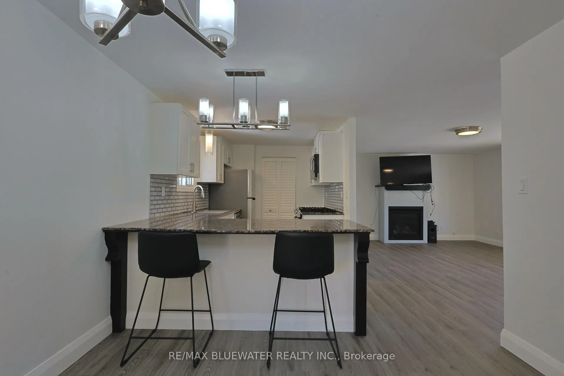Photo 17 of 34 Pebble Beach Parkway, South Huron, Stephen — HOMEH