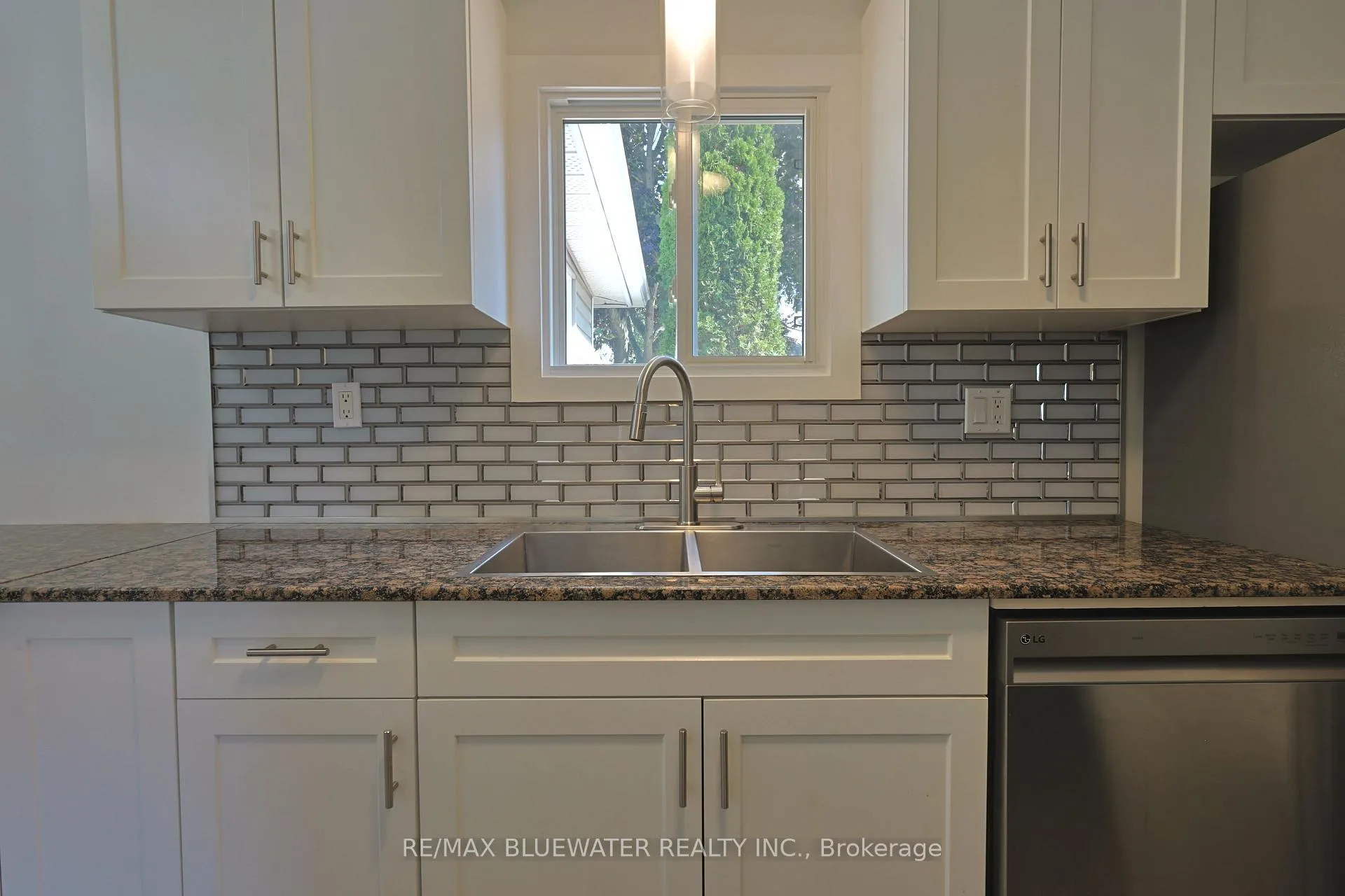 Photo 21 of 34 Pebble Beach Parkway, South Huron, Stephen — HOMEH