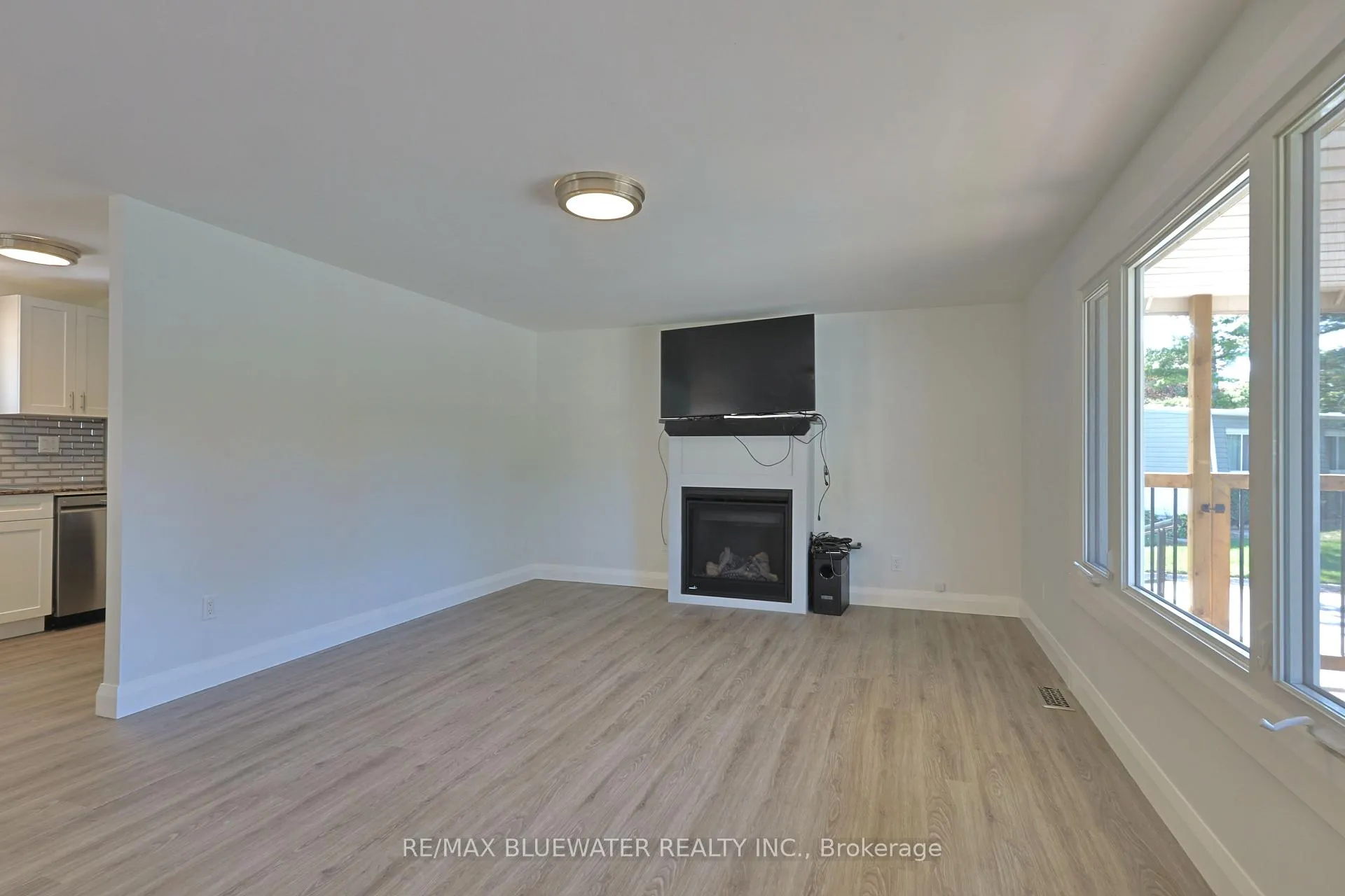 Photo 25 of 34 Pebble Beach Parkway, South Huron, Stephen — HOMEH