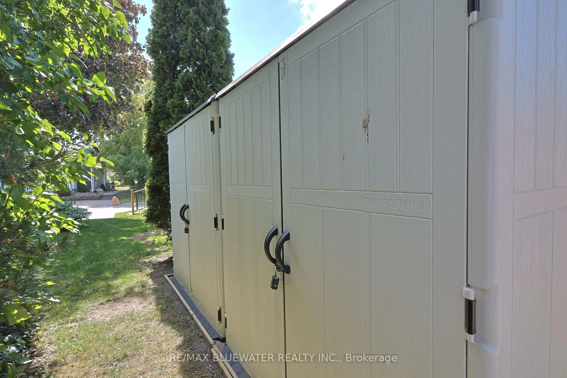 Photo 37 of 34 Pebble Beach Parkway, South Huron, Stephen — HOMEH