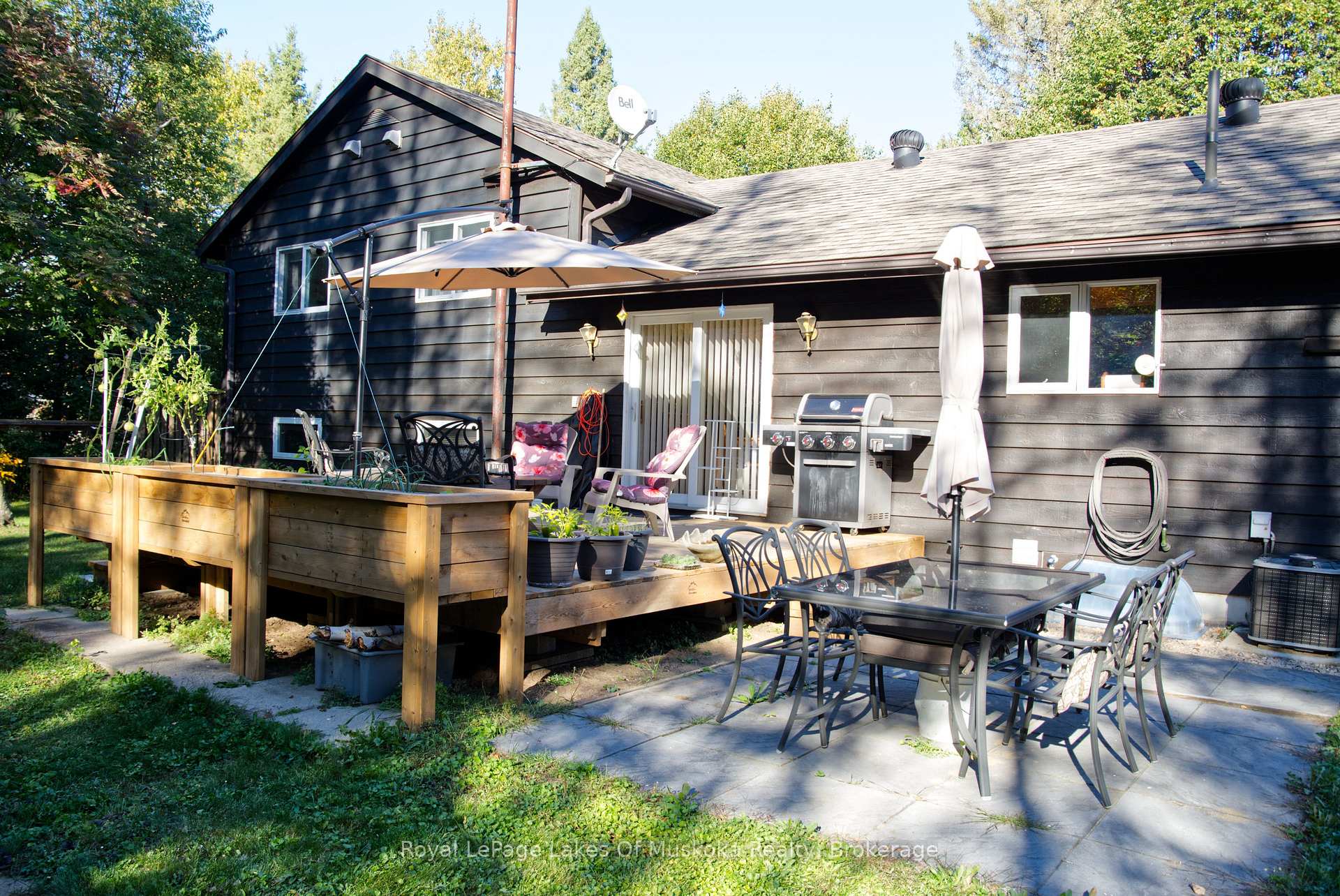 Photo 3 of 25 Cedar Court, South River — HOMEH