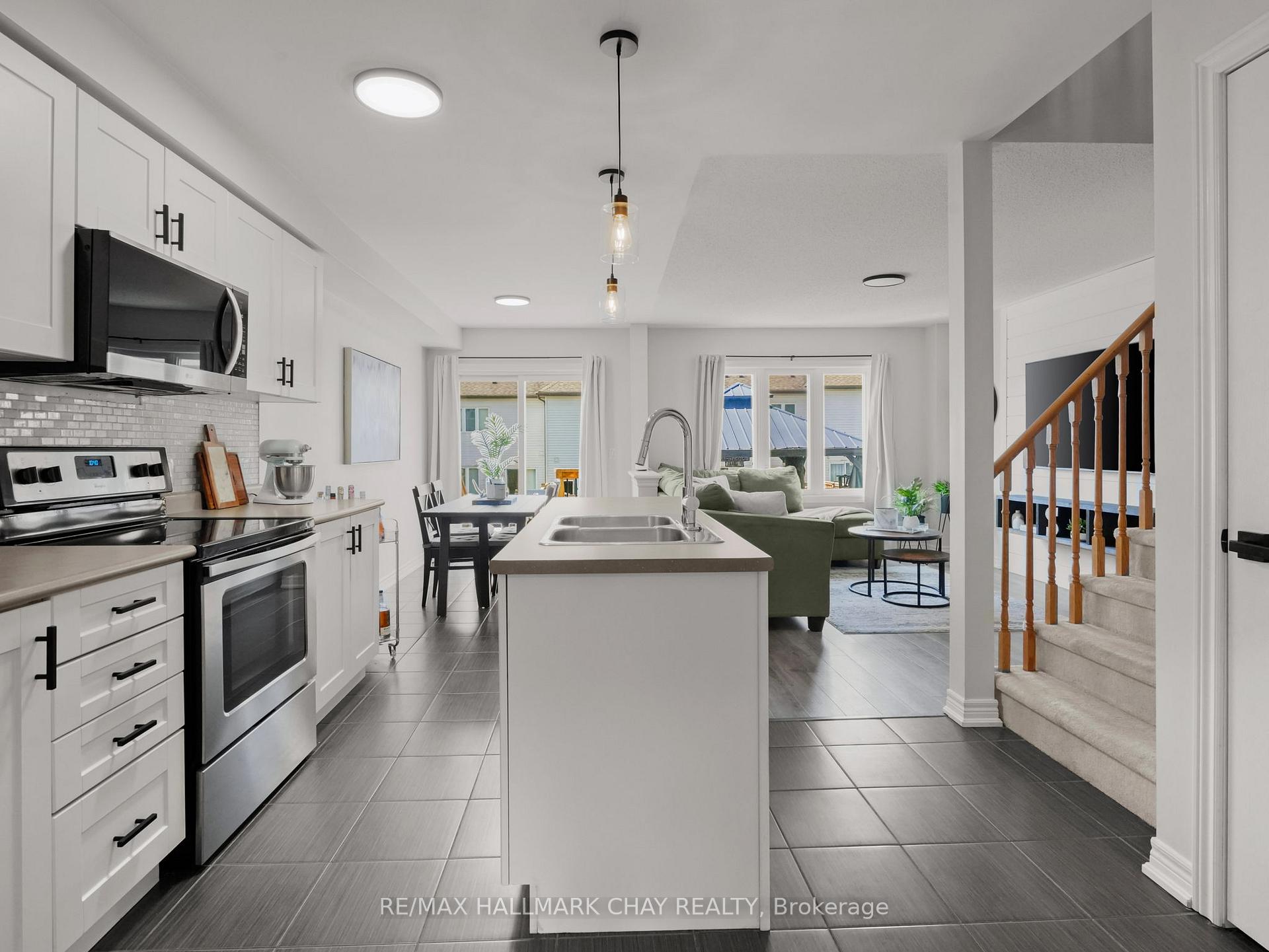Photo 5 of 883 Cook Crescent, Shelburne — HOMEH