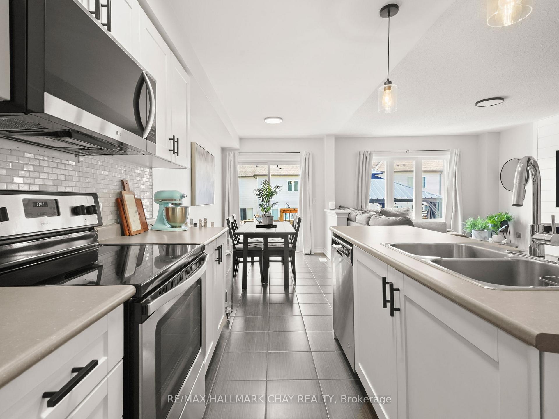 Photo 7 of 883 Cook Crescent, Shelburne — HOMEH
