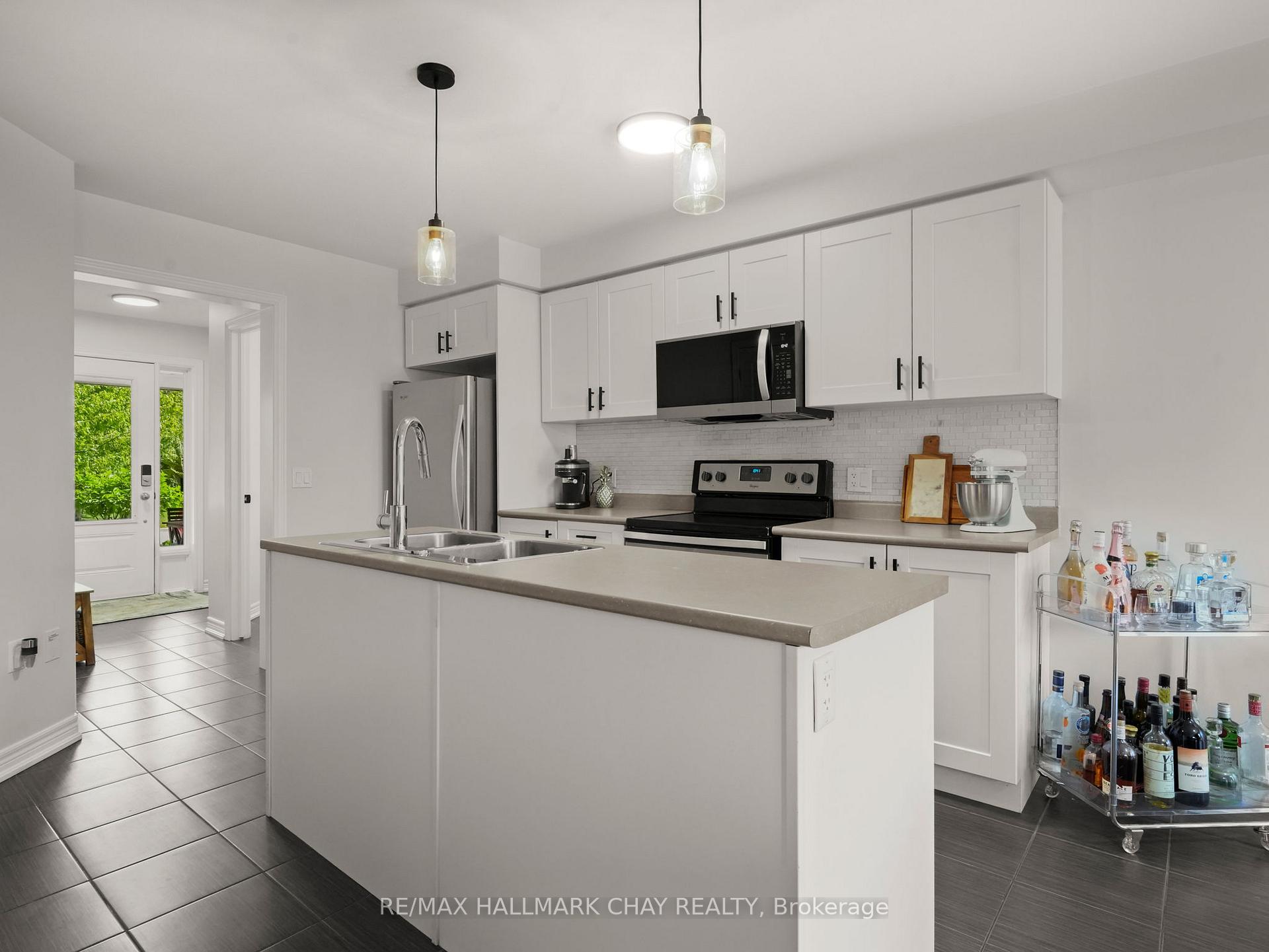 Photo 8 of 883 Cook Crescent, Shelburne — HOMEH