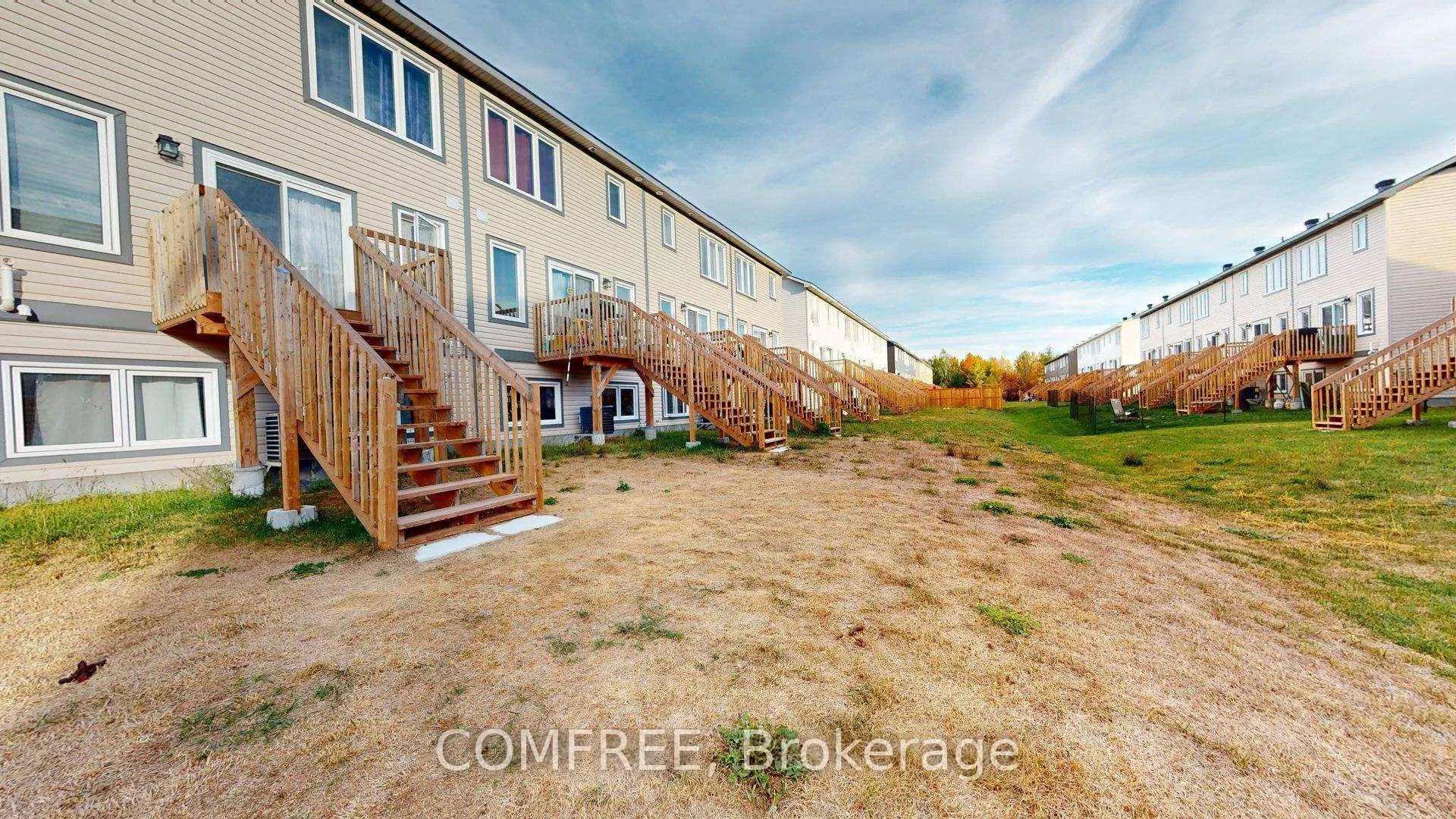 Photo 21 of 63 Whitcomb Crescent, Smiths Falls — HOMEH