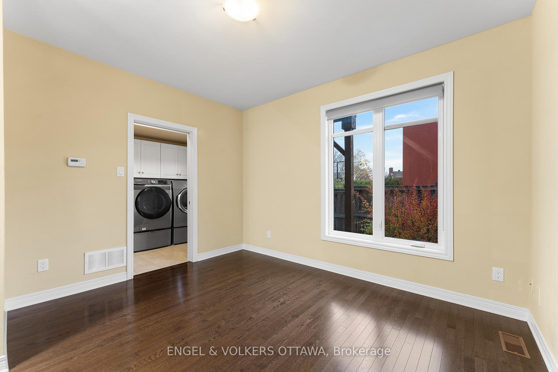 Photo 5 of 212 Accolade Private, Ottawa, Craig Henry/Woodvale — HOMEH